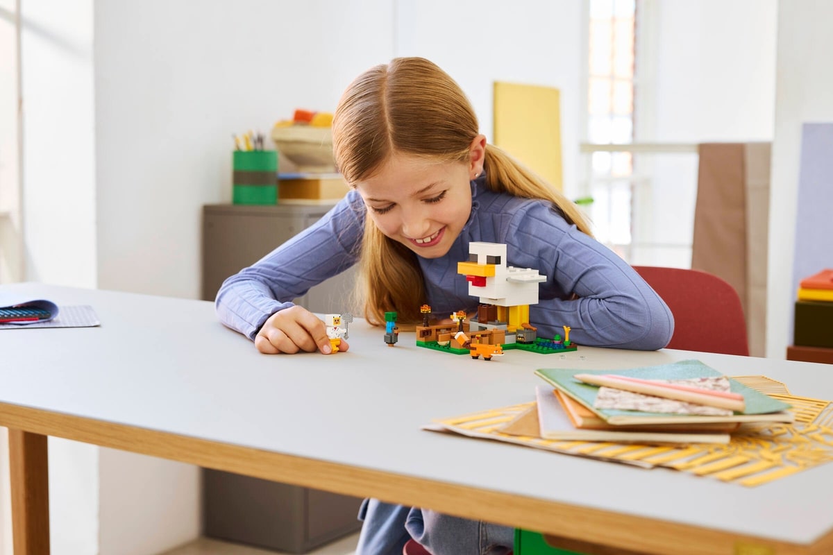 LEGO® 21585 Farma kurczaków - zdjęcie 12