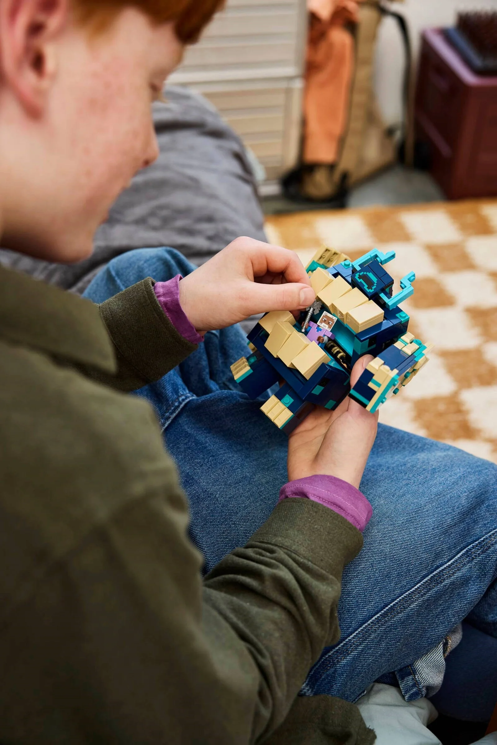 LEGO® 21591 Bitwa z Twisted Wardenem - zdjęcie 12