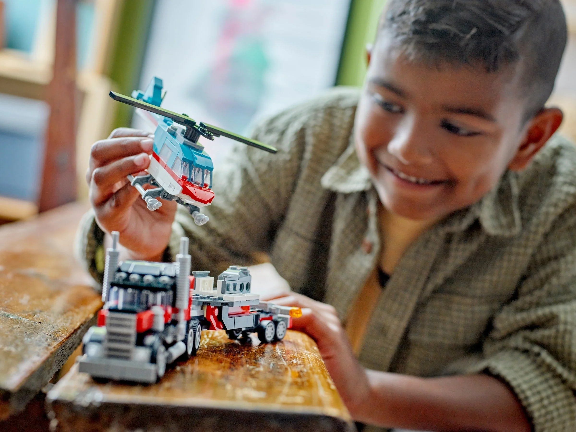 LEGO® 31146 Ciężarówka z platformą i helikopterem - zdjęcie 19