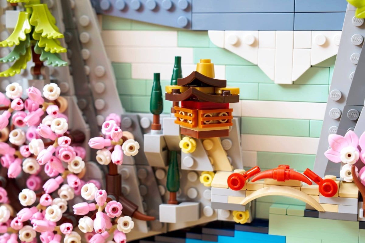 LEGO® 31218 Japoński krajobraz z kwitnącą wiśnią - zdjęcie 11