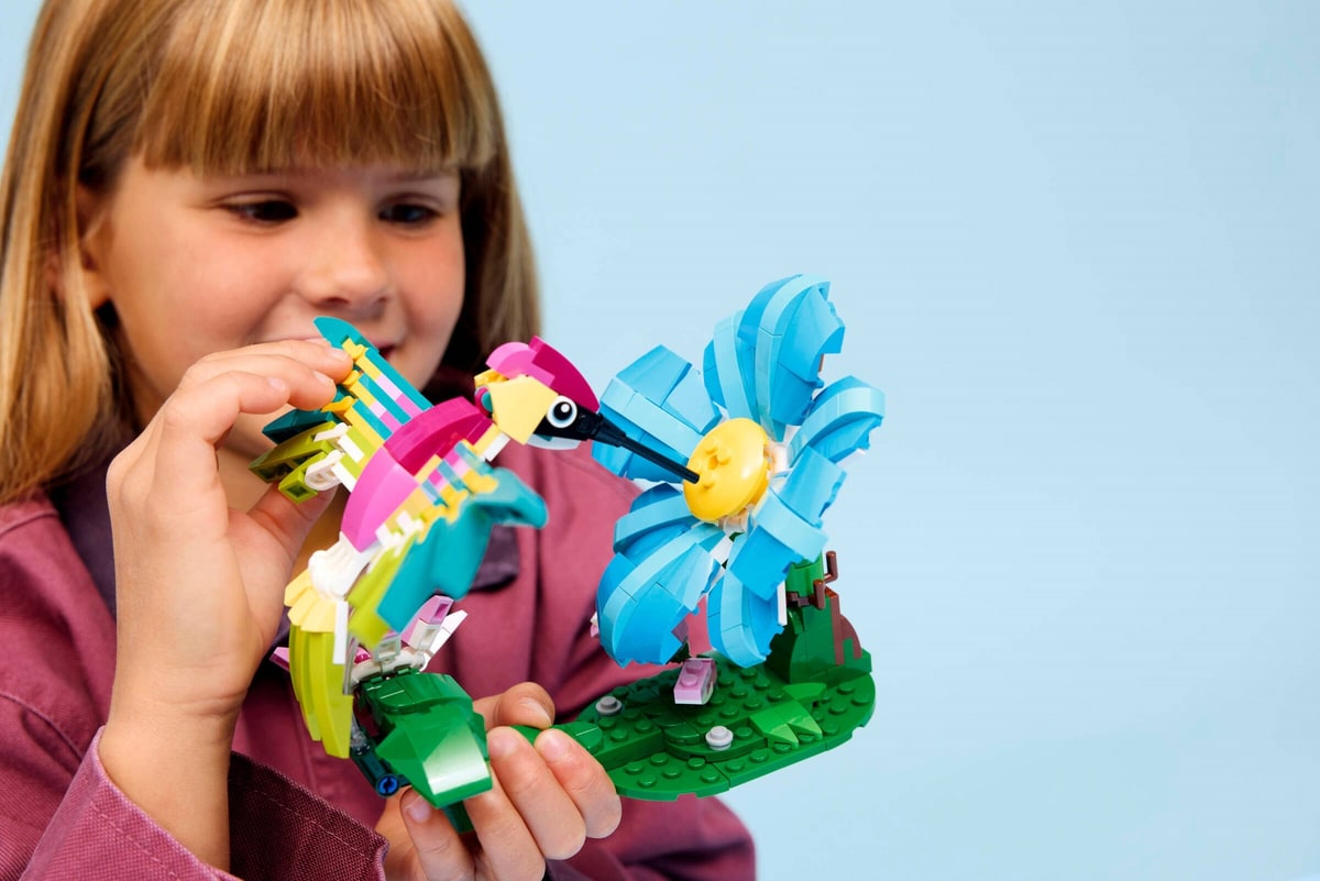 LEGO® 31384 Dzikie zwierzęta: kolorowy koliber - zdjęcie 9