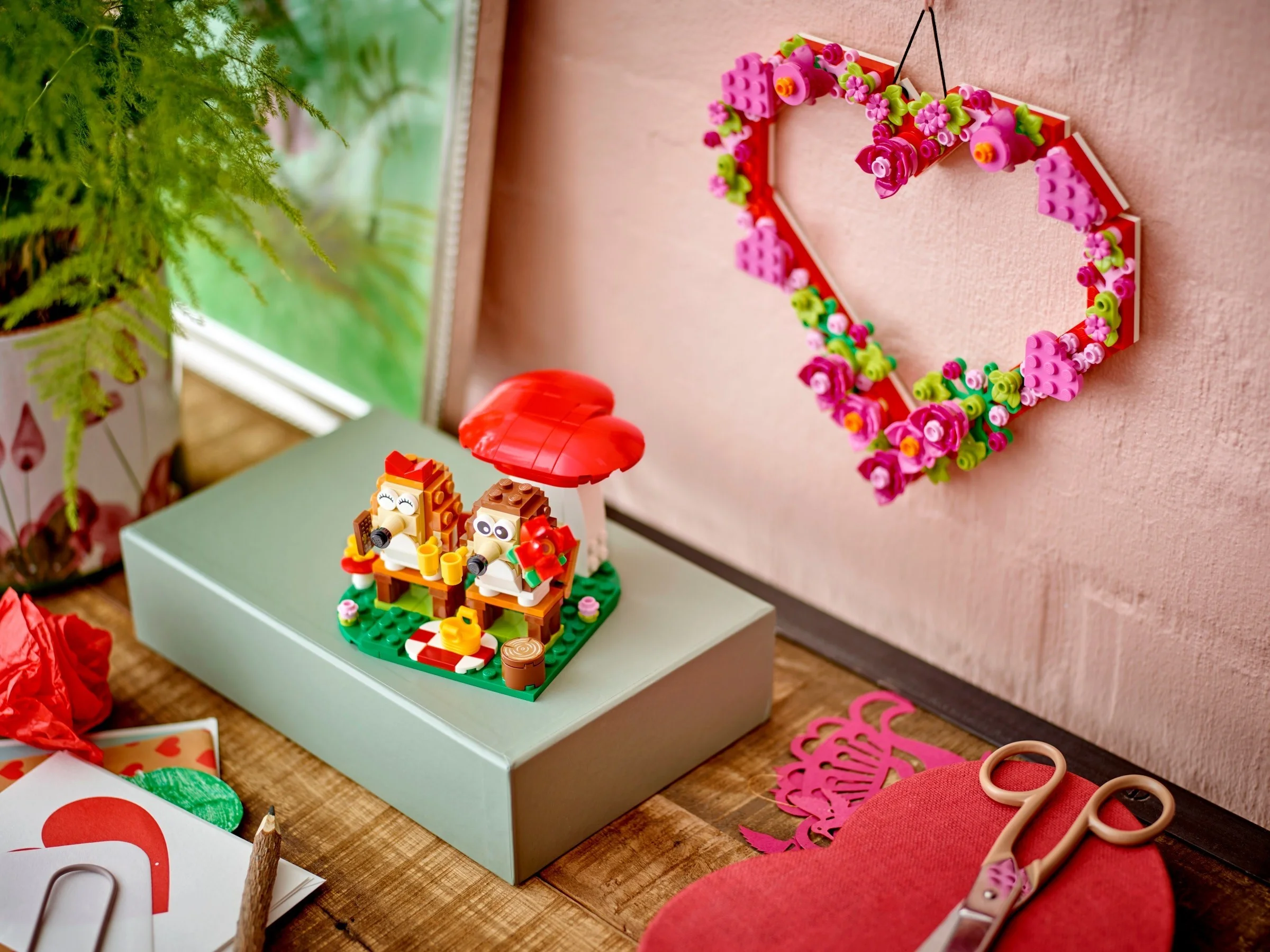 LEGO® 40711 Iconic Piknik pary jeżyków 40711 - zdjęcie 6