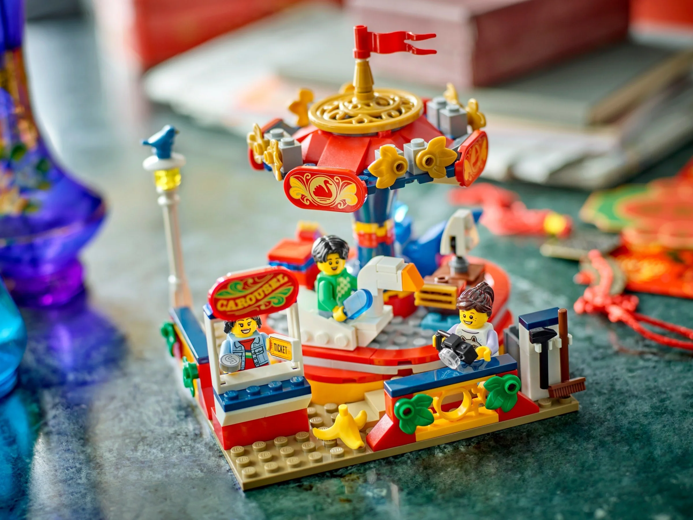 LEGO® 40714 Lego Przejażdżka karuzelą - zdjęcie 5