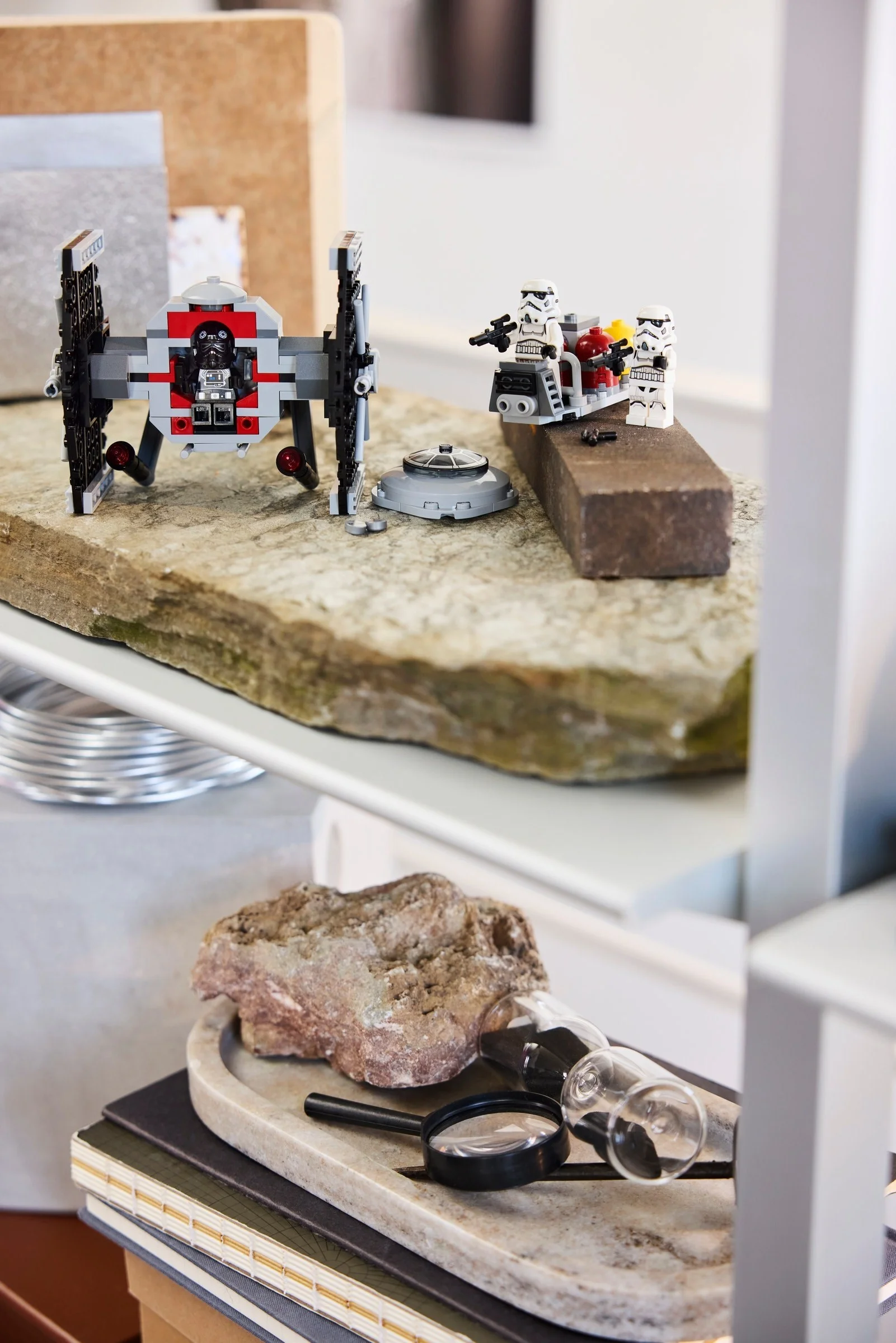 LEGO® 40771 Myśliwiec TIE™ ze stanowiskiem w imperialnym hangarze - zdjęcie 7