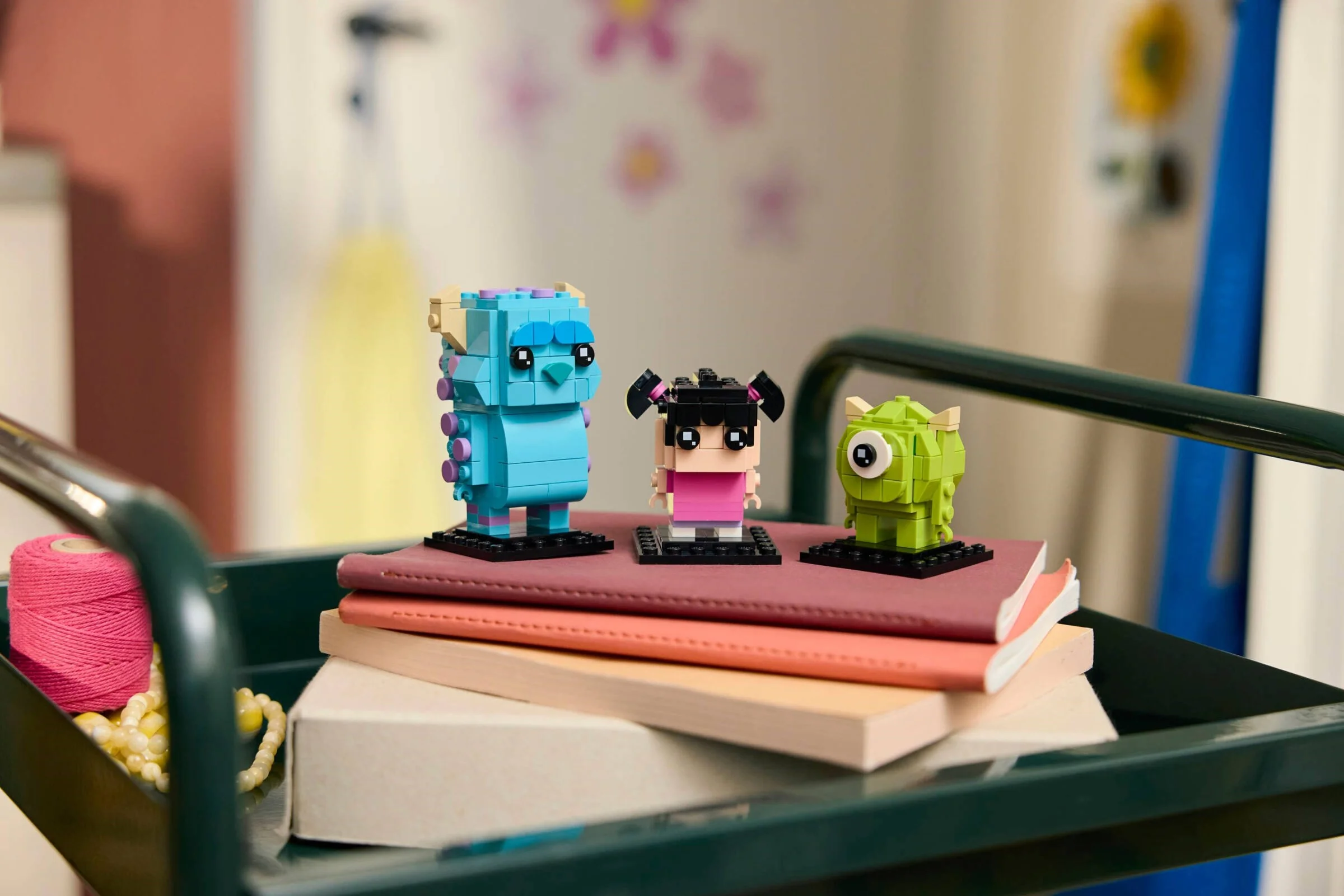 LEGO® 40861 Figurki Sulley'ego, Mike'a i Boo - zdjęcie 10
