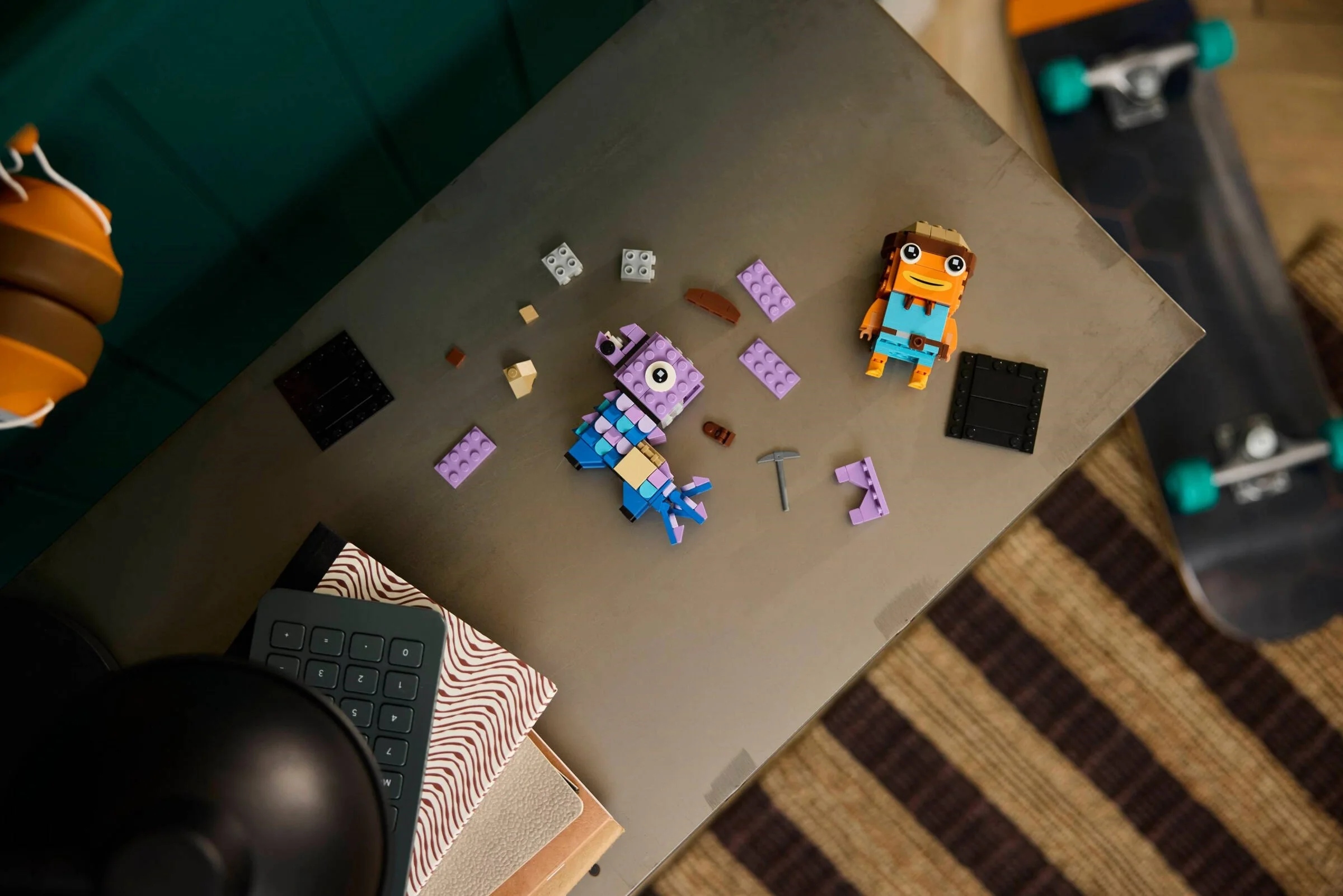 LEGO® 40881 Lama Zaopatrzeniowa i Palucha Rybnego - figurki - zdjęcie 6