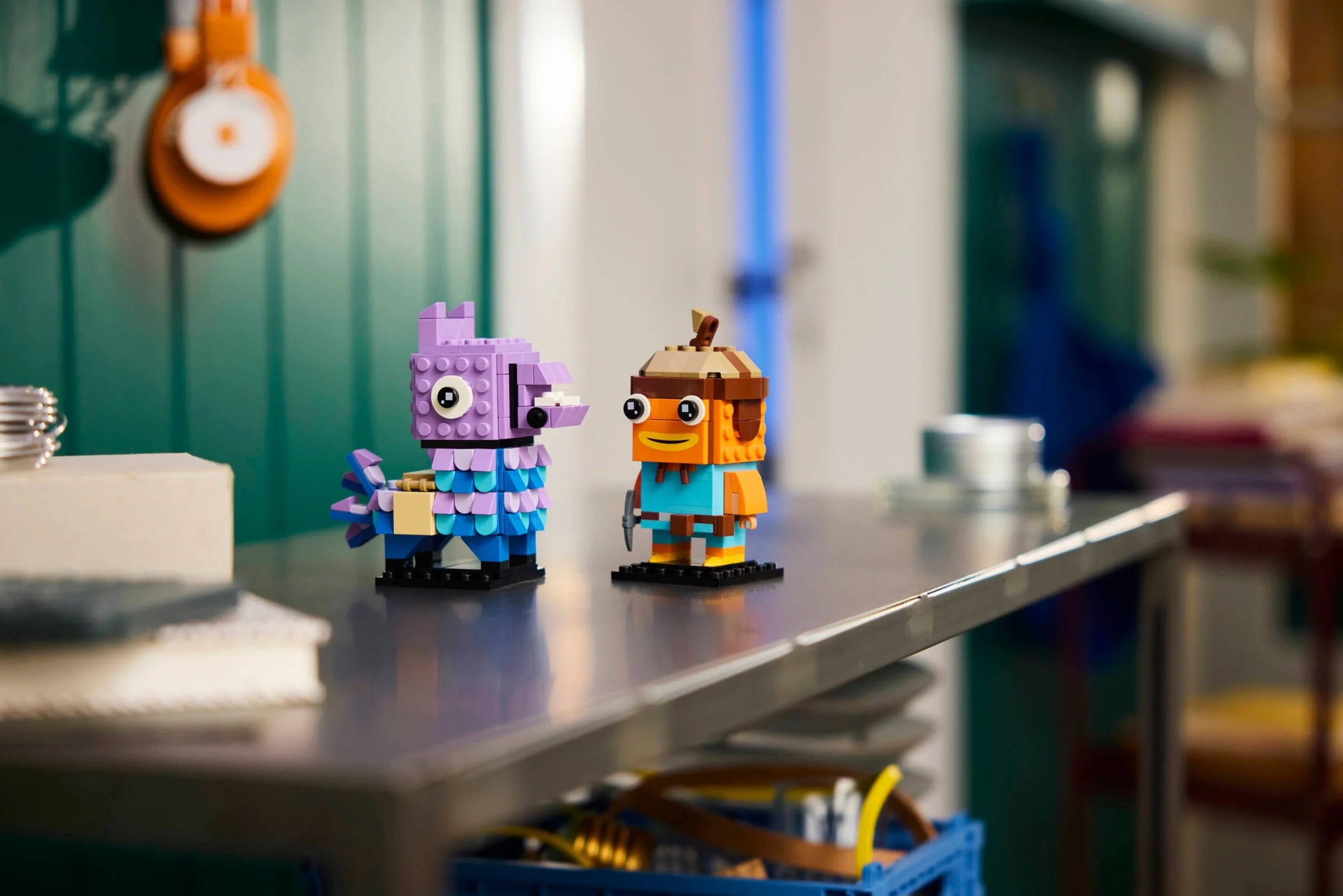 LEGO® 40881 Lama Zaopatrzeniowa i Palucha Rybnego - figurki - zdjęcie 8