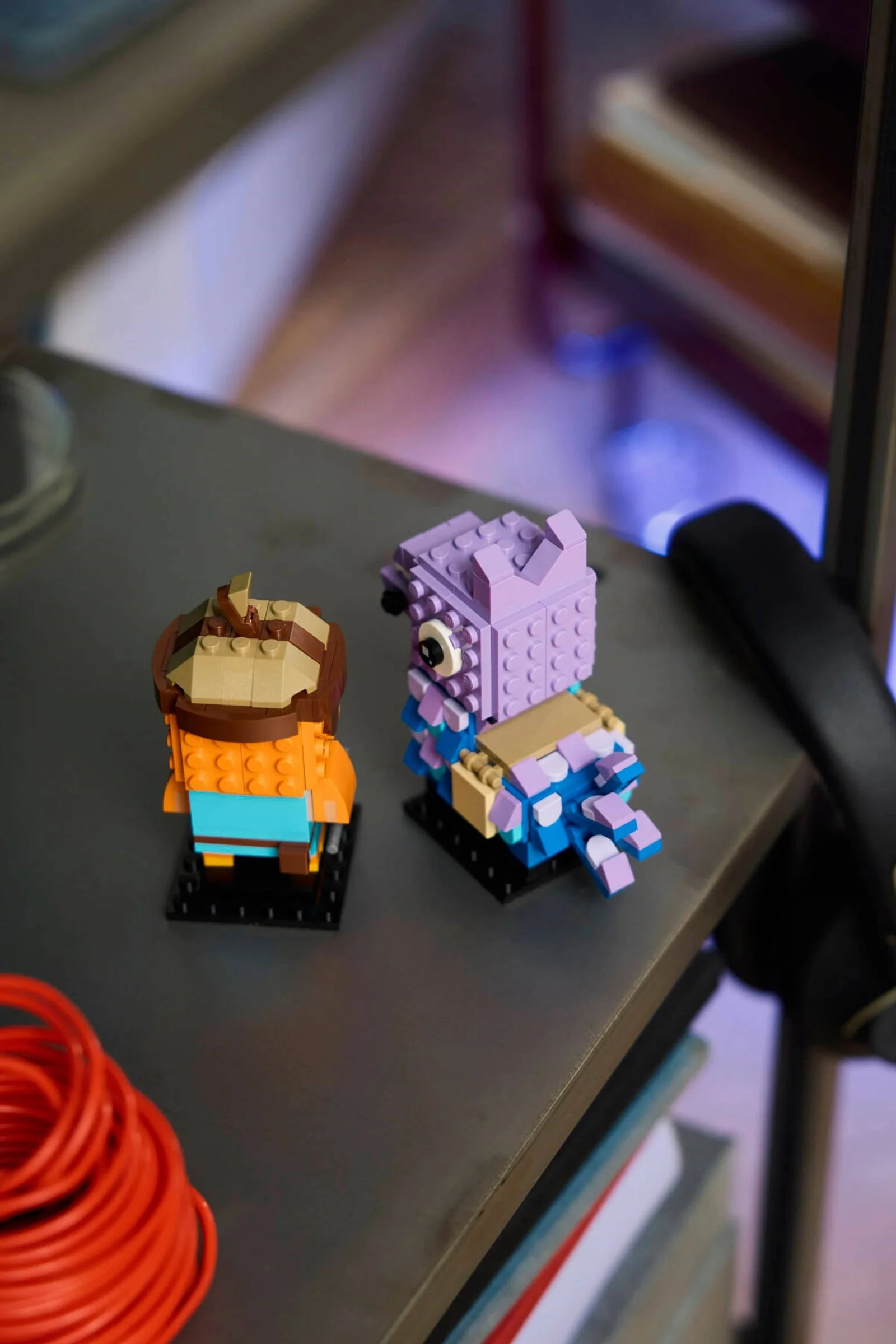LEGO® 40881 Lama Zaopatrzeniowa i Palucha Rybnego - figurki - zdjęcie 10