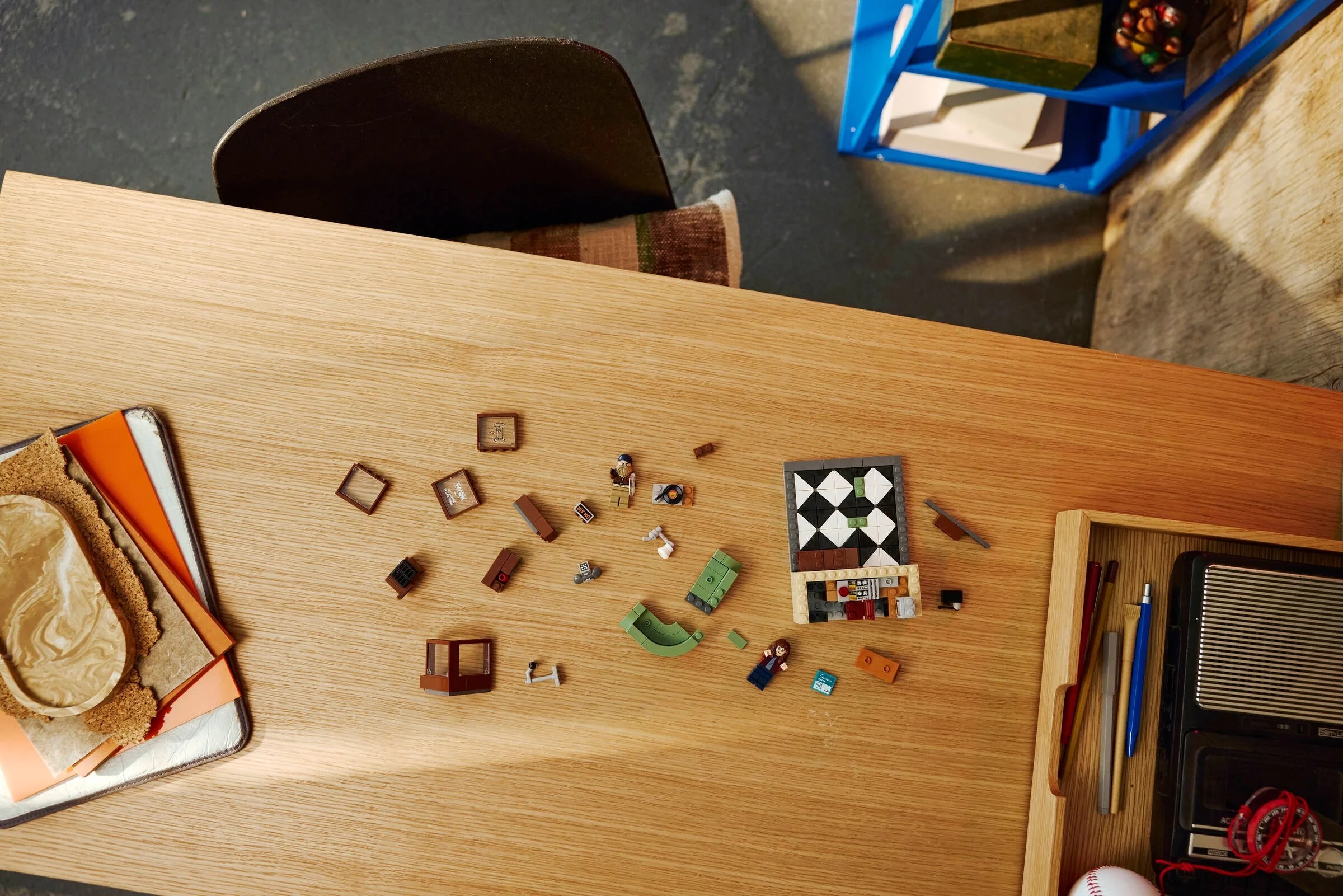 LEGO® 40891 Lego Stranger Things: Stacja radiowa Wsqk Nowy - zdjęcie 6