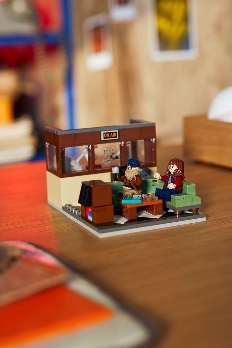 LEGO® 40891 Lego Stranger Things: Stacja radiowa Wsqk Nowy - zdjęcie 3