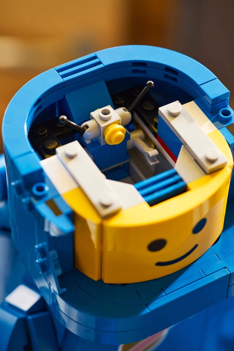 LEGO® 40921 Powiększona minifigurka niebieskiego astronauty - zdjęcie 13