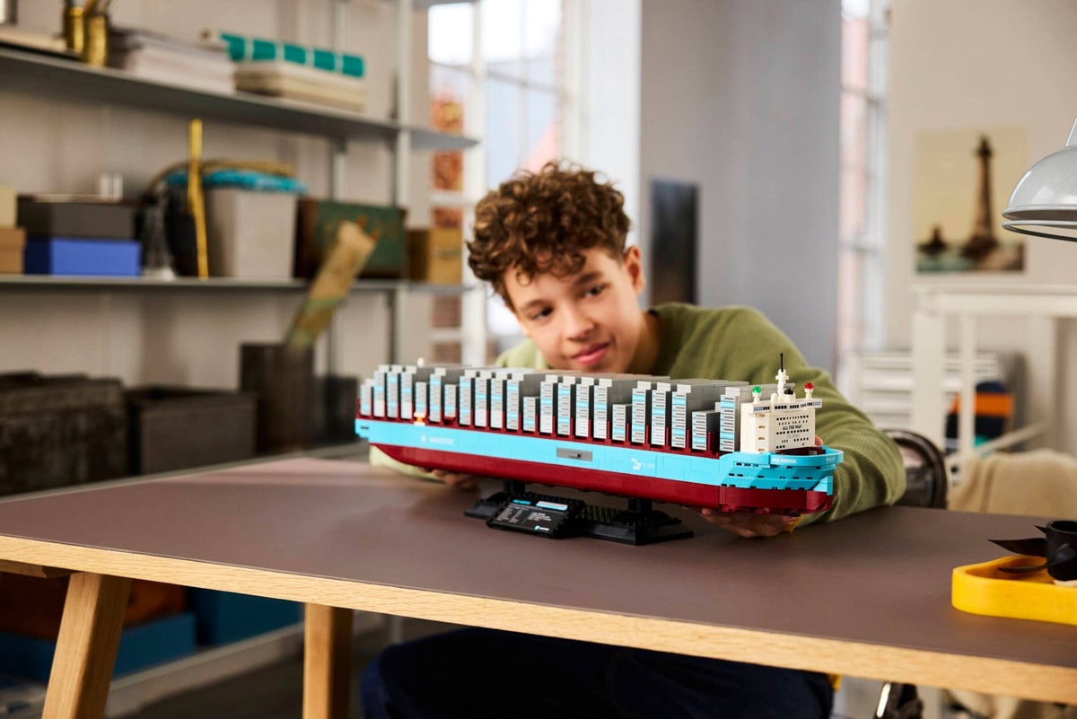 LEGO® 40955 Kontenerowiec z Napędem Dual-Fuel Maersk - zdjęcie 5