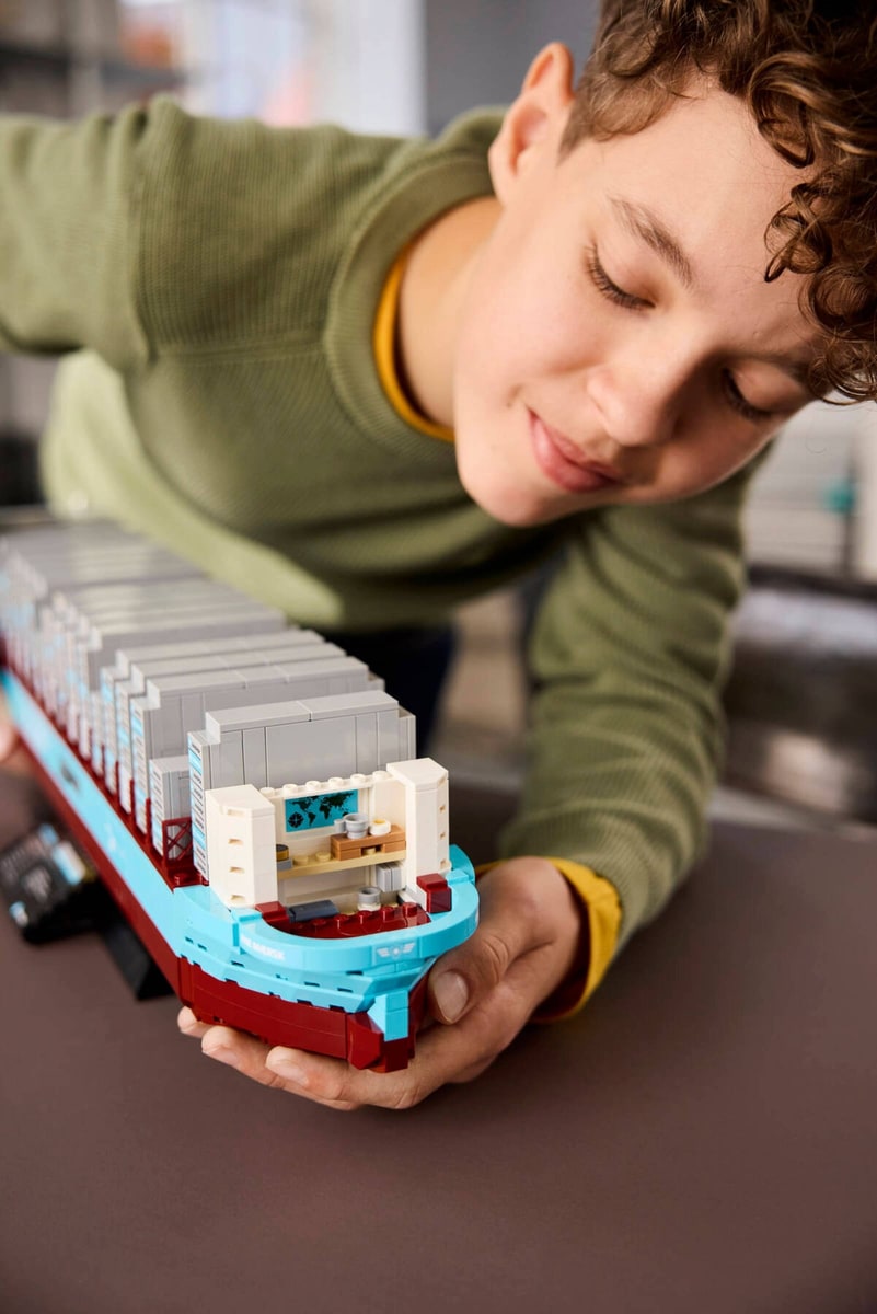 LEGO® 40955 Kontenerowiec z Napędem Dual-Fuel Maersk - zdjęcie 8