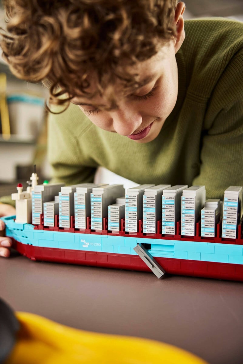 LEGO® 40955 Kontenerowiec z Napędem Dual-Fuel Maersk - zdjęcie 10