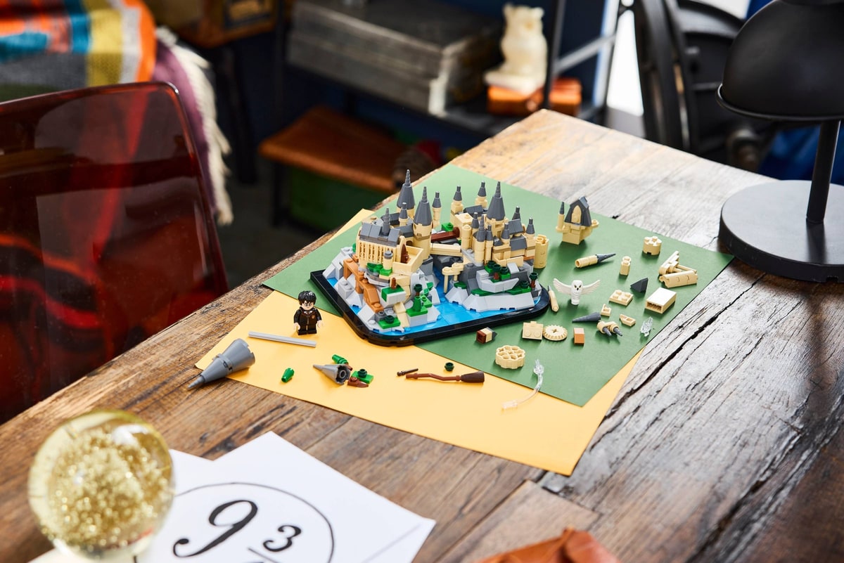 LEGO® 40975 Minizamek Hogwart - zdjęcie 3