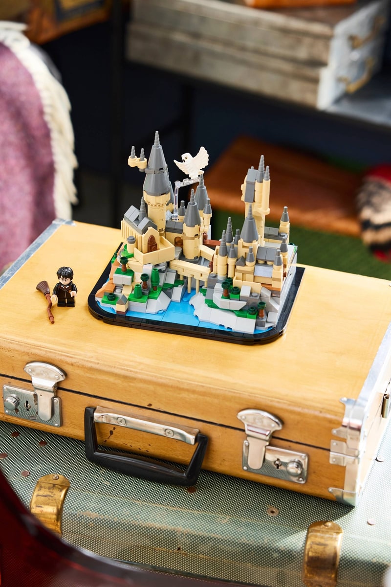 LEGO® 40975 Minizamek Hogwart - zdjęcie 4