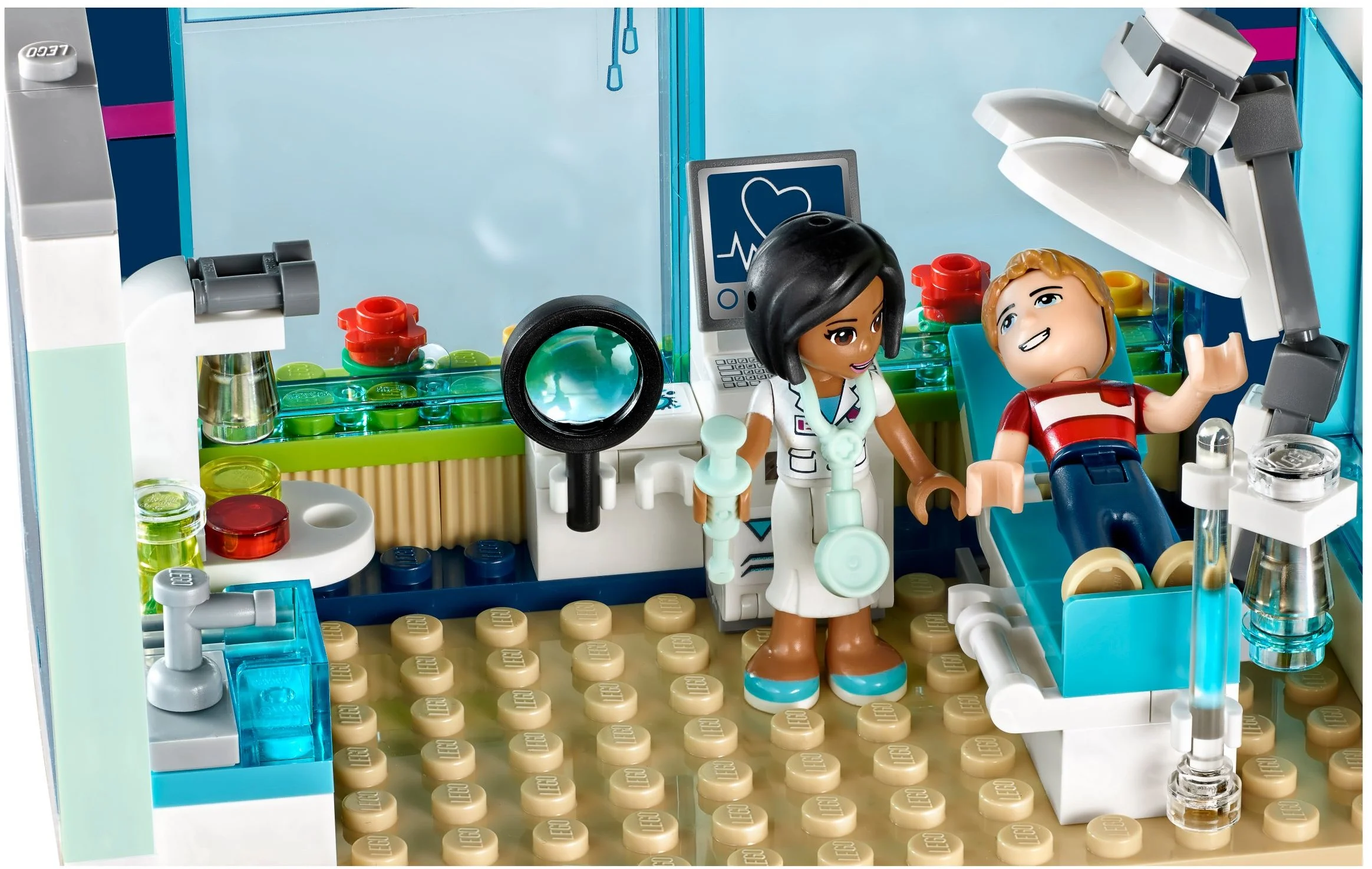 LEGO® 41318 Szpital w Heartlake - zdjęcie 13
