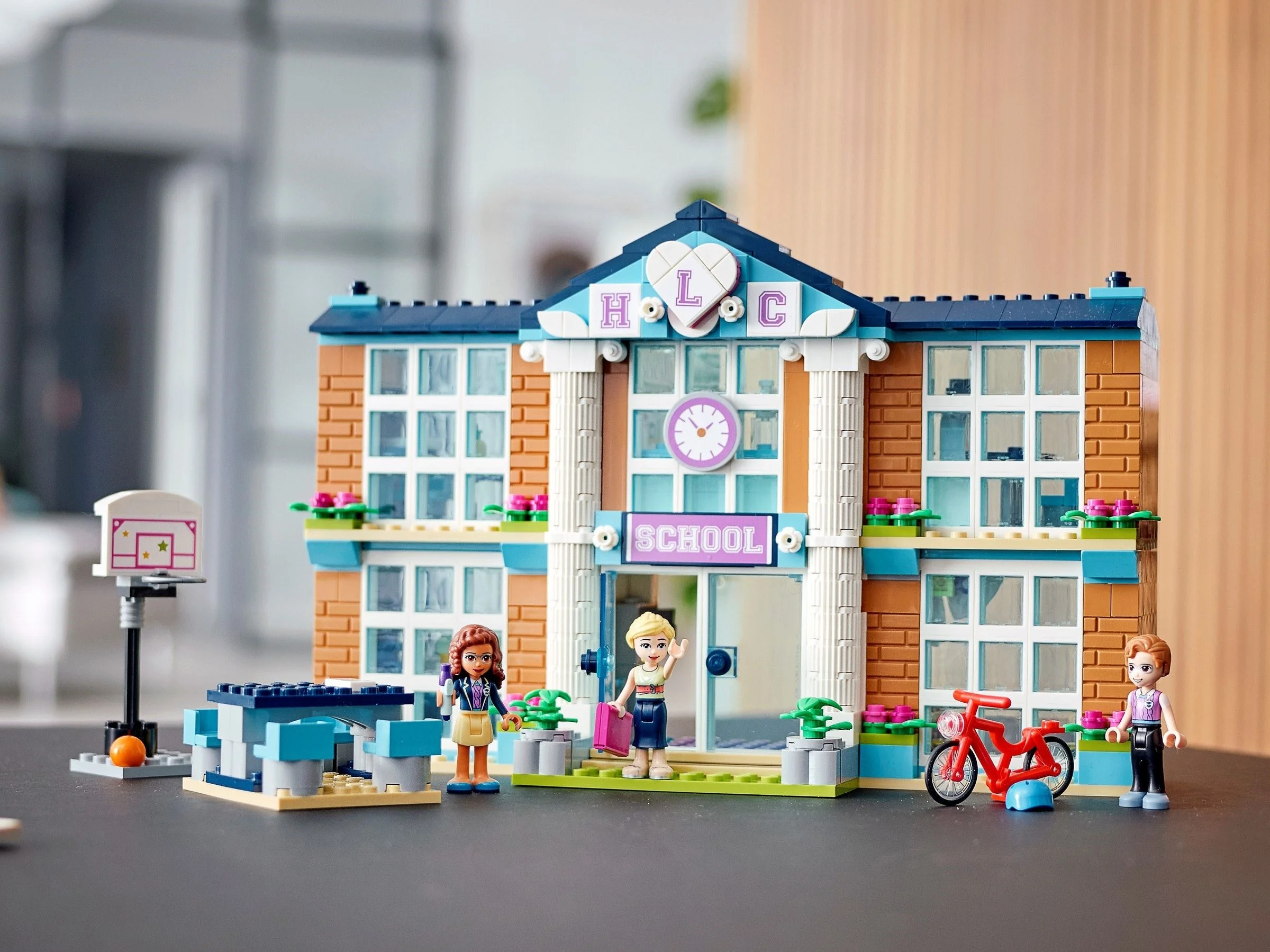 LEGO® 41682 Szkoła w mieście Heartlake - zdjęcie 4