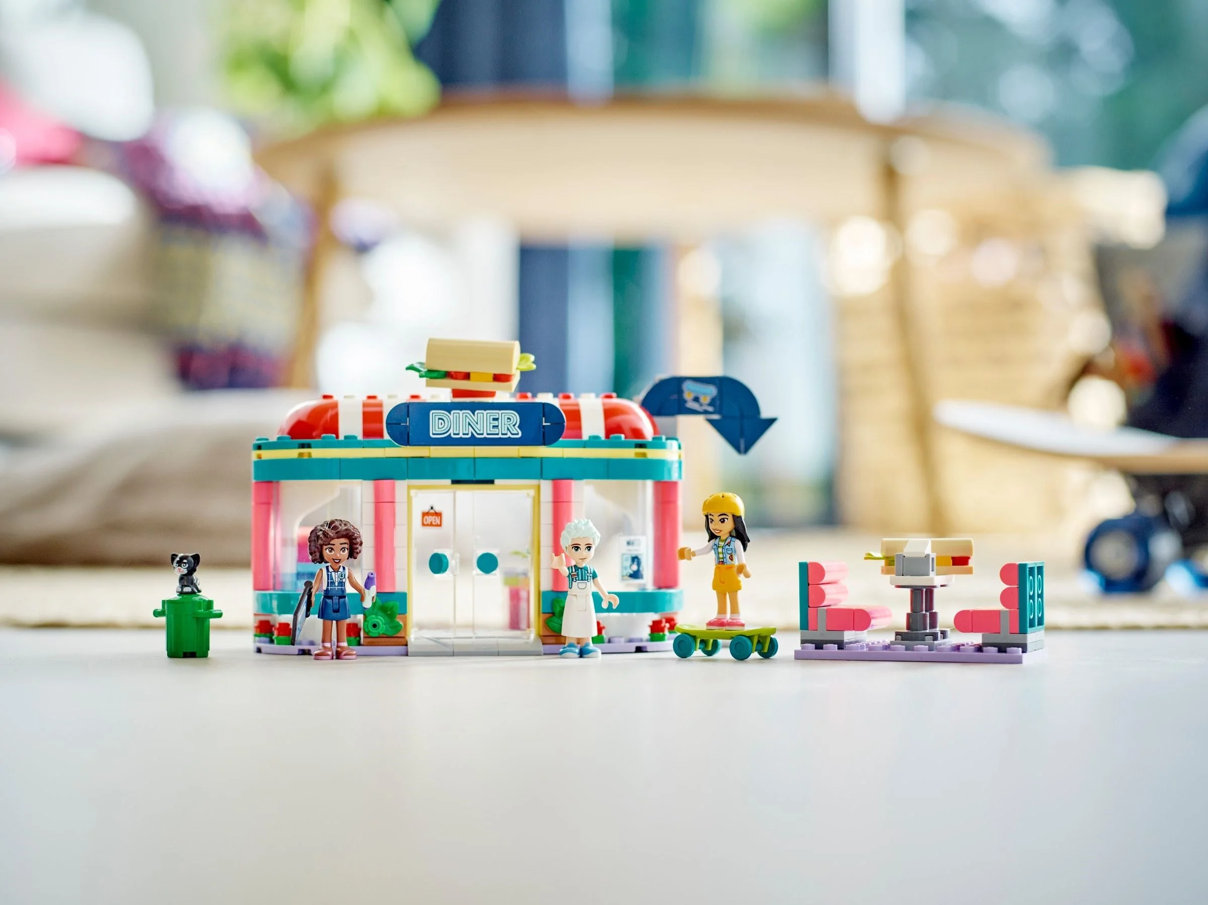 LEGO® 41728 Bar w śródmieściu Heartlake - zdjęcie 4