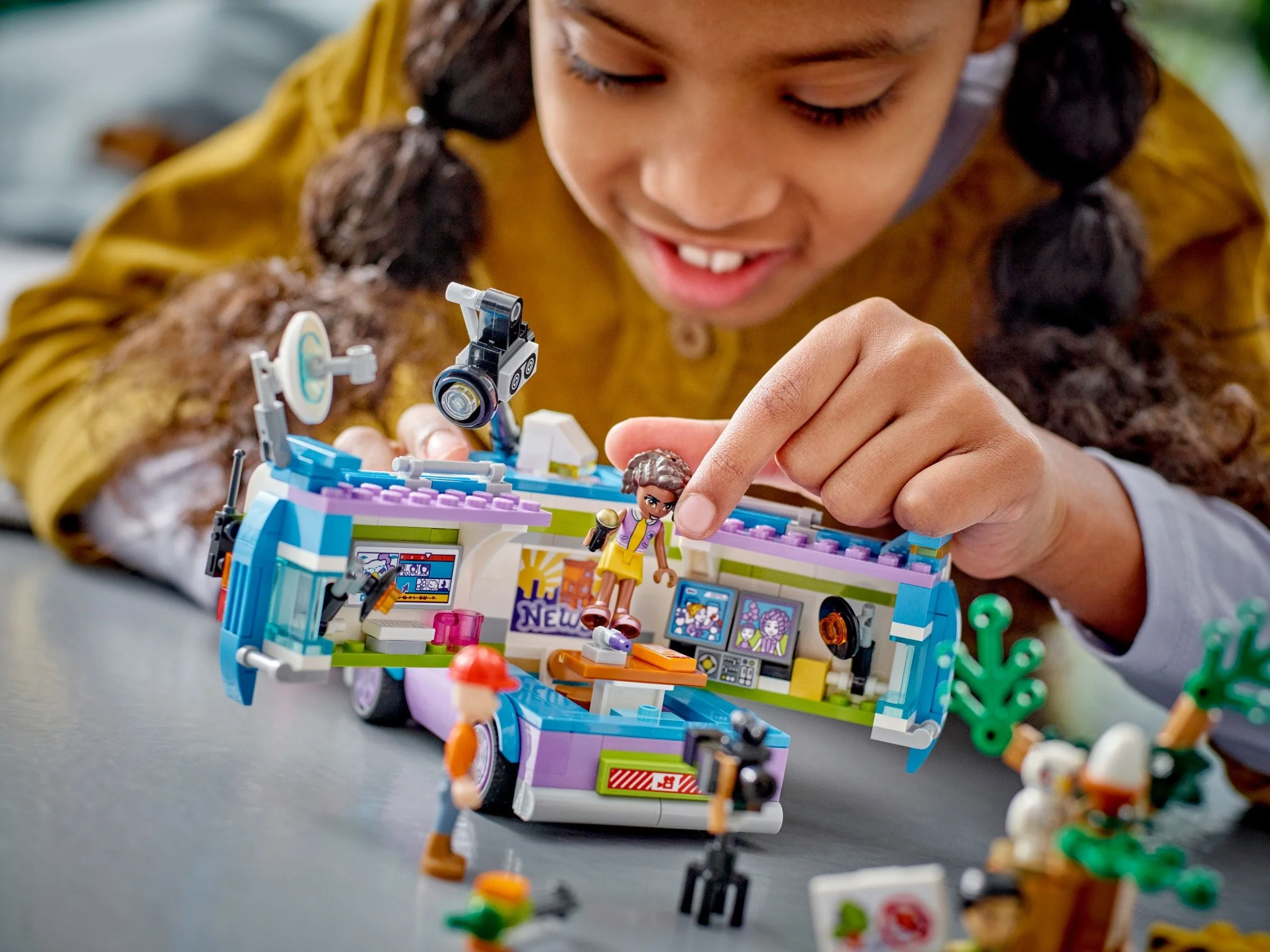 LEGO® 41749 Reporterska furgonetka - zdjęcie 9
