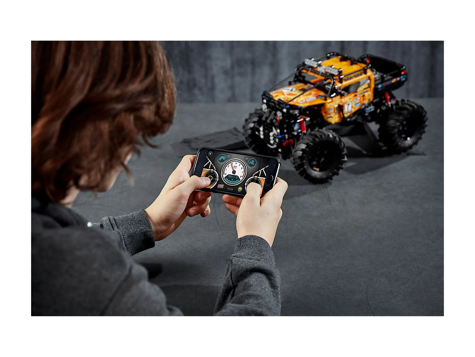 LEGO® 42099 Zdalnie sterowany pojazd terenowy - zdjęcie 13