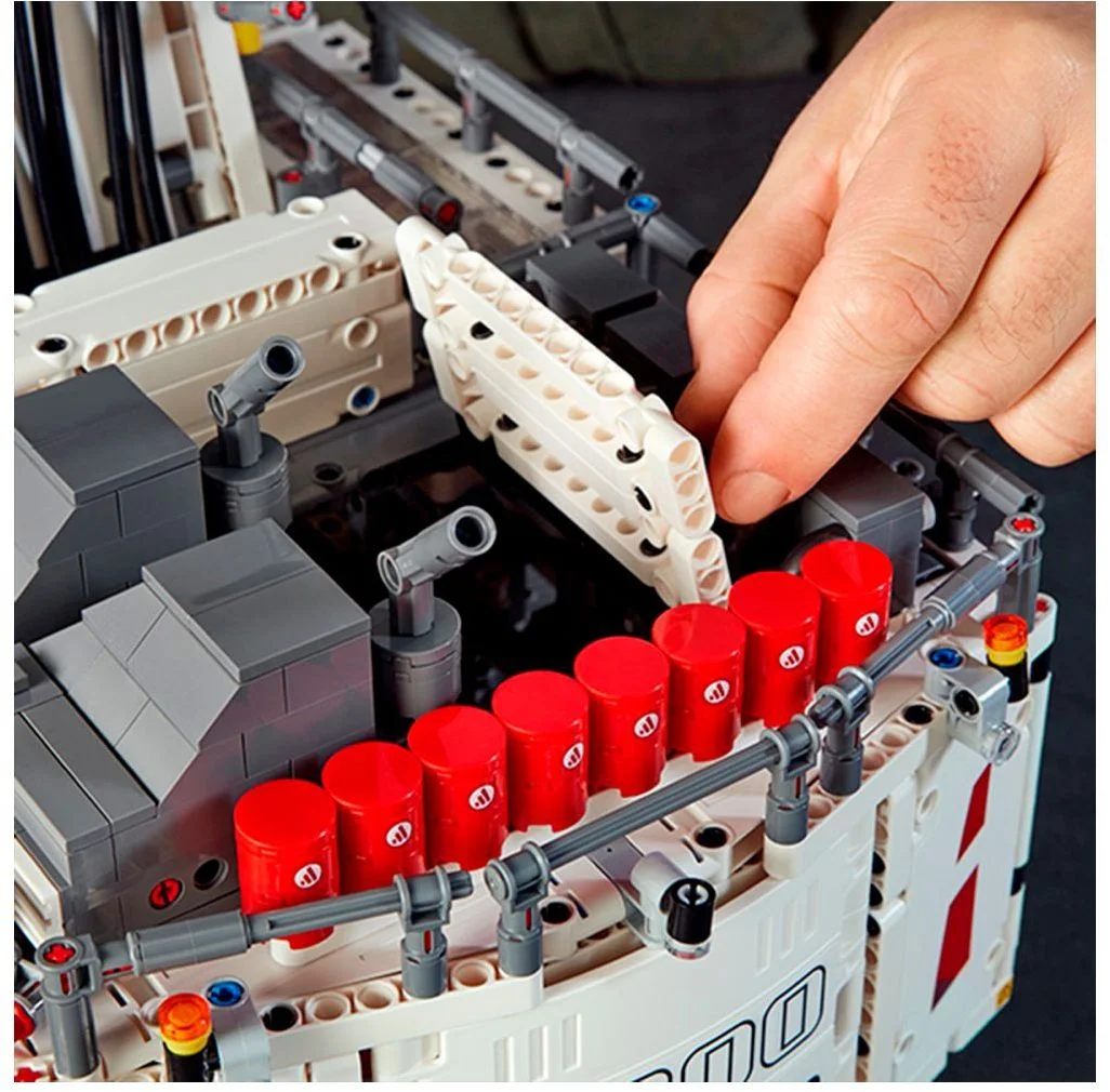 LEGO® 42100 Koparka Liebherr R 9800 - zdjęcie 4