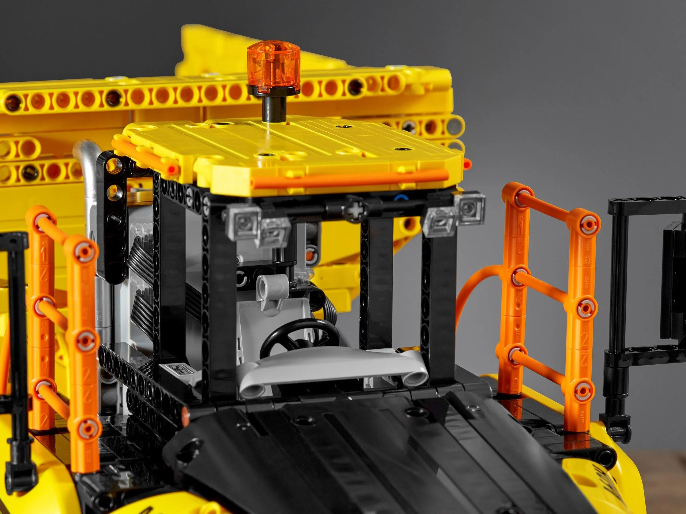 LEGO® 42114 Wozidło przegubowe Volvo 6x6 - zdjęcie 15