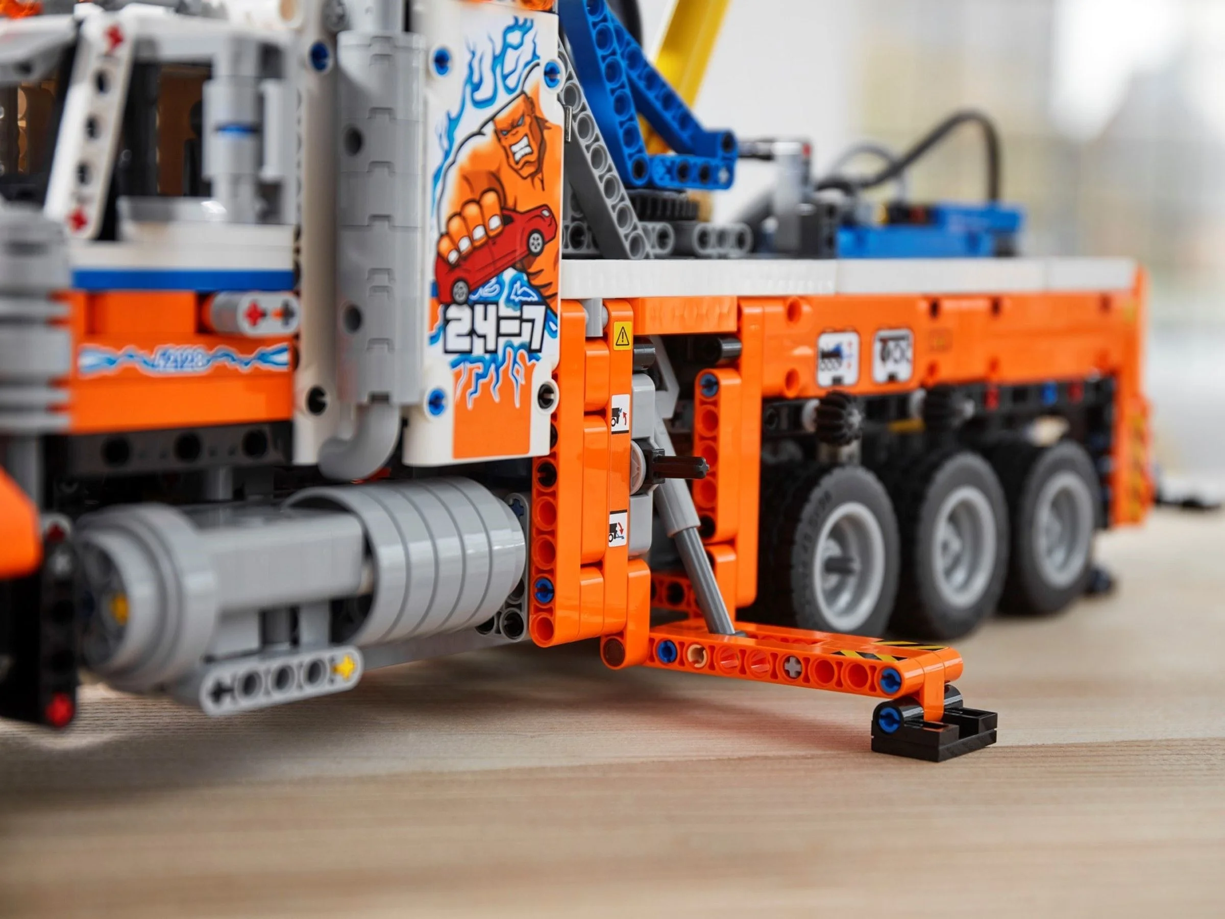 LEGO® 42128 Ciężki samochód pomocy drogowej - zdjęcie 16