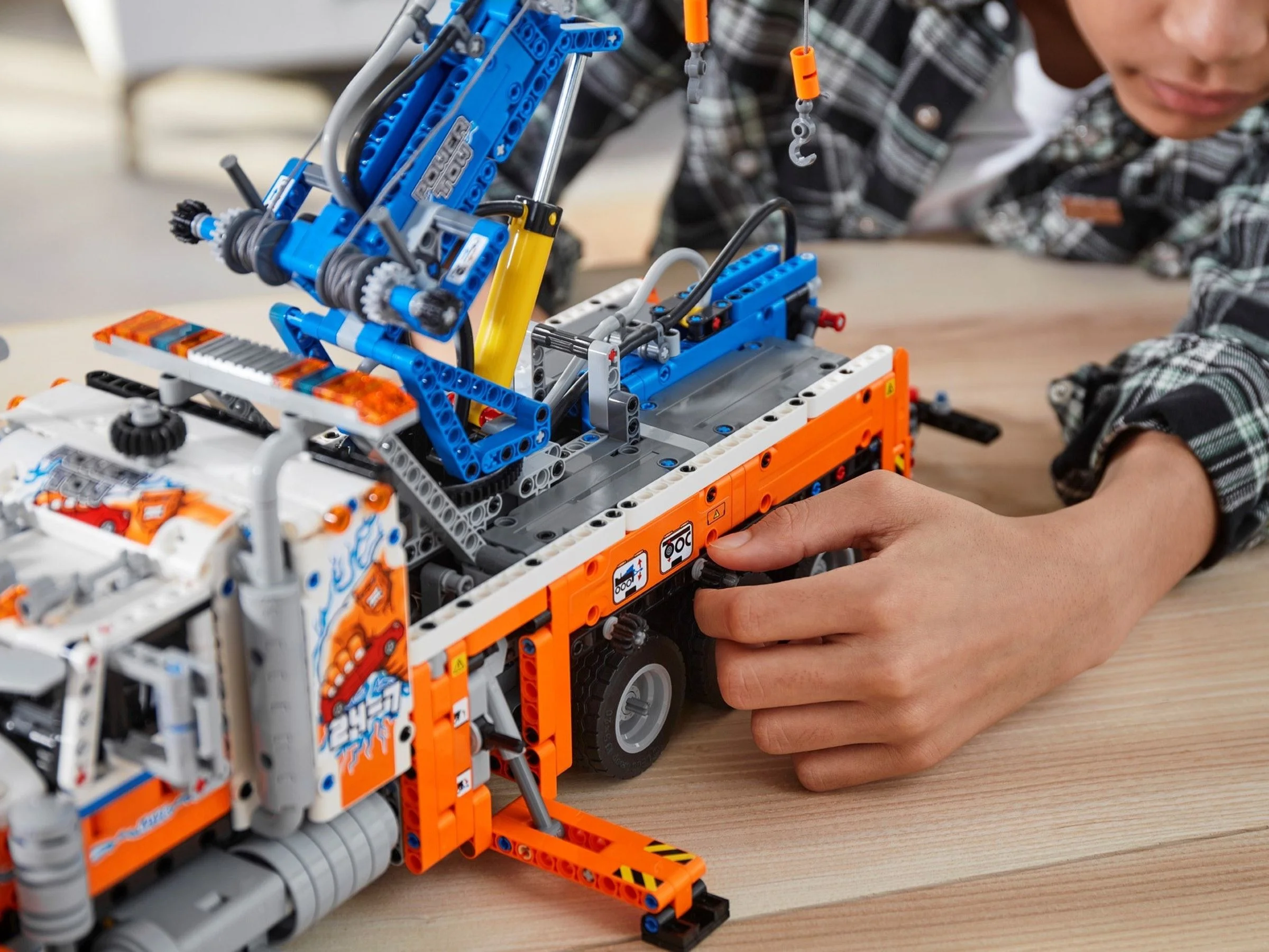LEGO® 42128 Ciężki samochód pomocy drogowej - zdjęcie 17