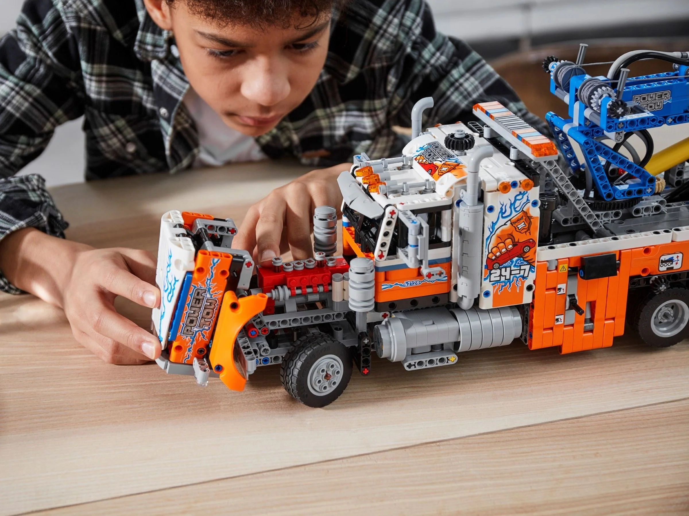 LEGO® 42128 Ciężki samochód pomocy drogowej - zdjęcie 18