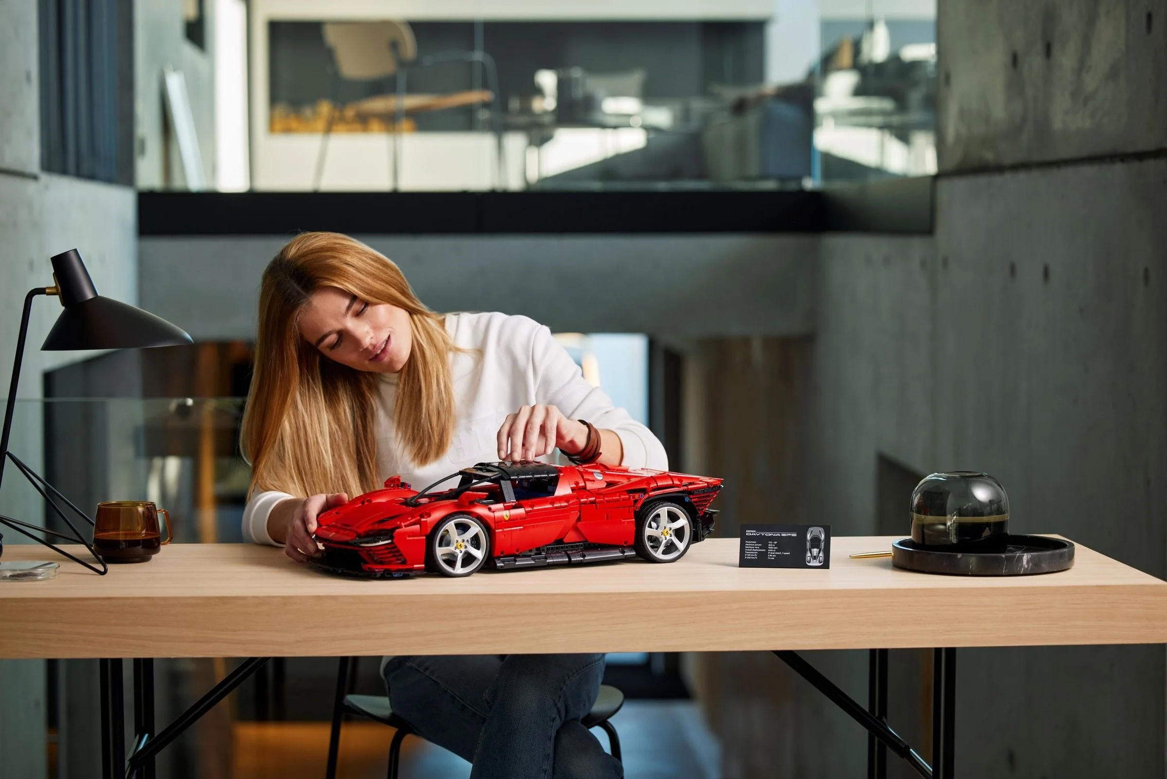 LEGO® 42143 Technic Ferrari Daytona SP3 42143 - zdjęcie 7