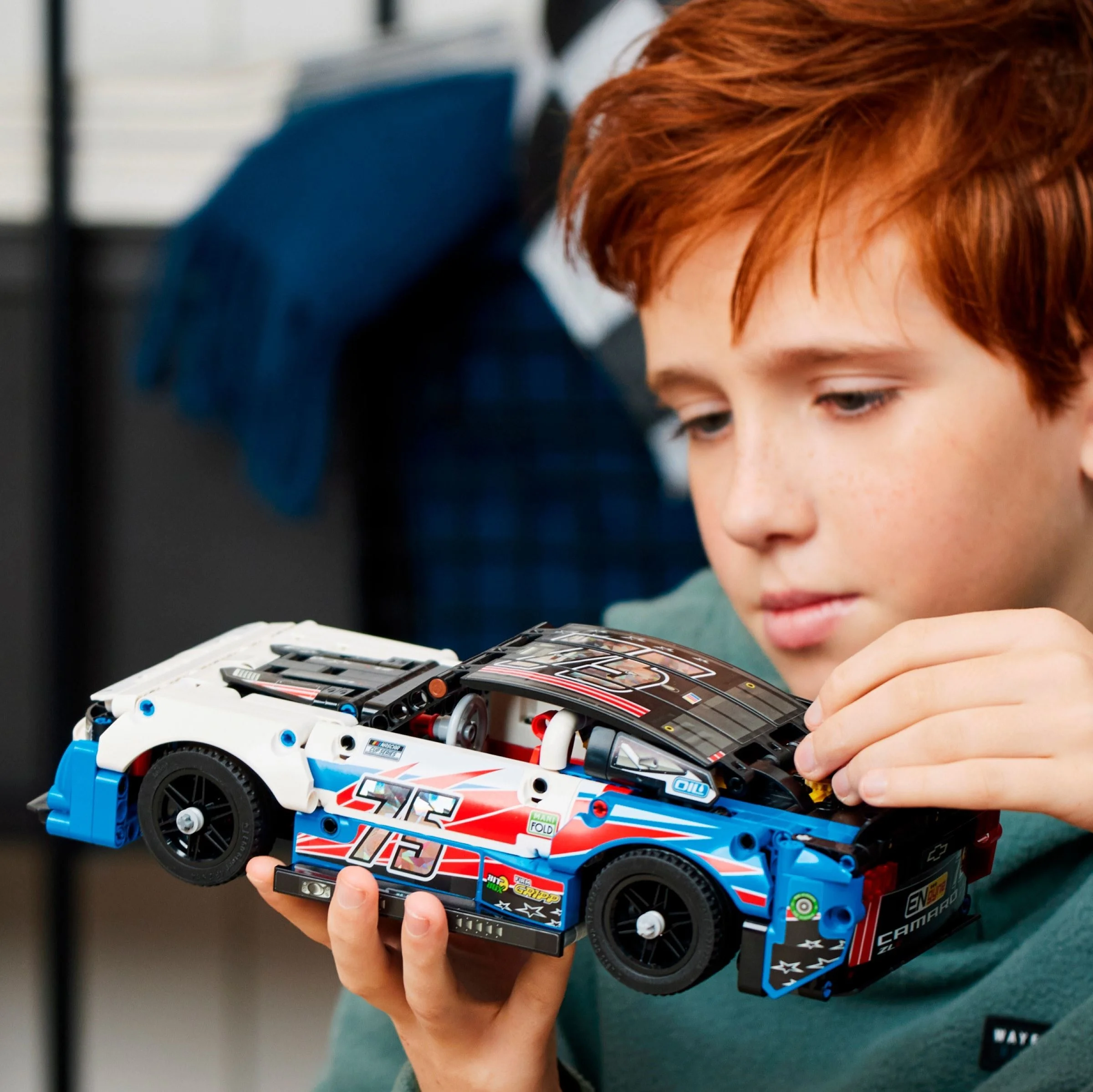 LEGO® 42153 Nowy Chevrolet Camaro ZL1 z serii NASCAR® - zdjęcie 8