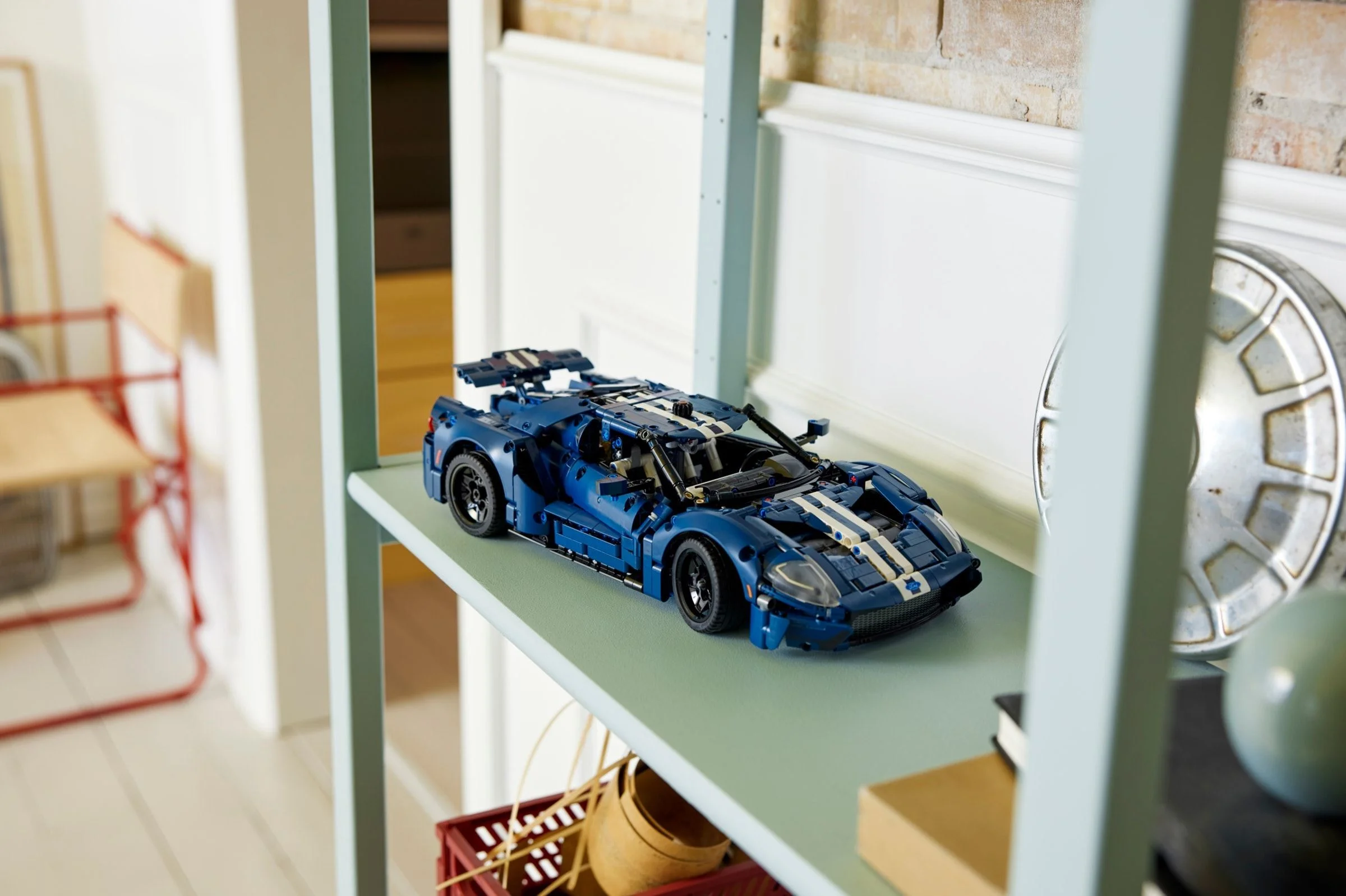 LEGO® 42154 Ford GT, wersja z 2022 roku - zdjęcie 4