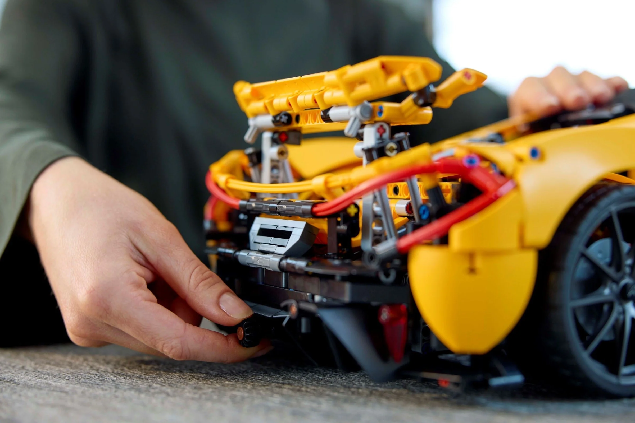LEGO® 42172 Mclaren P1 na Dzień Ojca Fana Hipersamochodów - zdjęcie 8