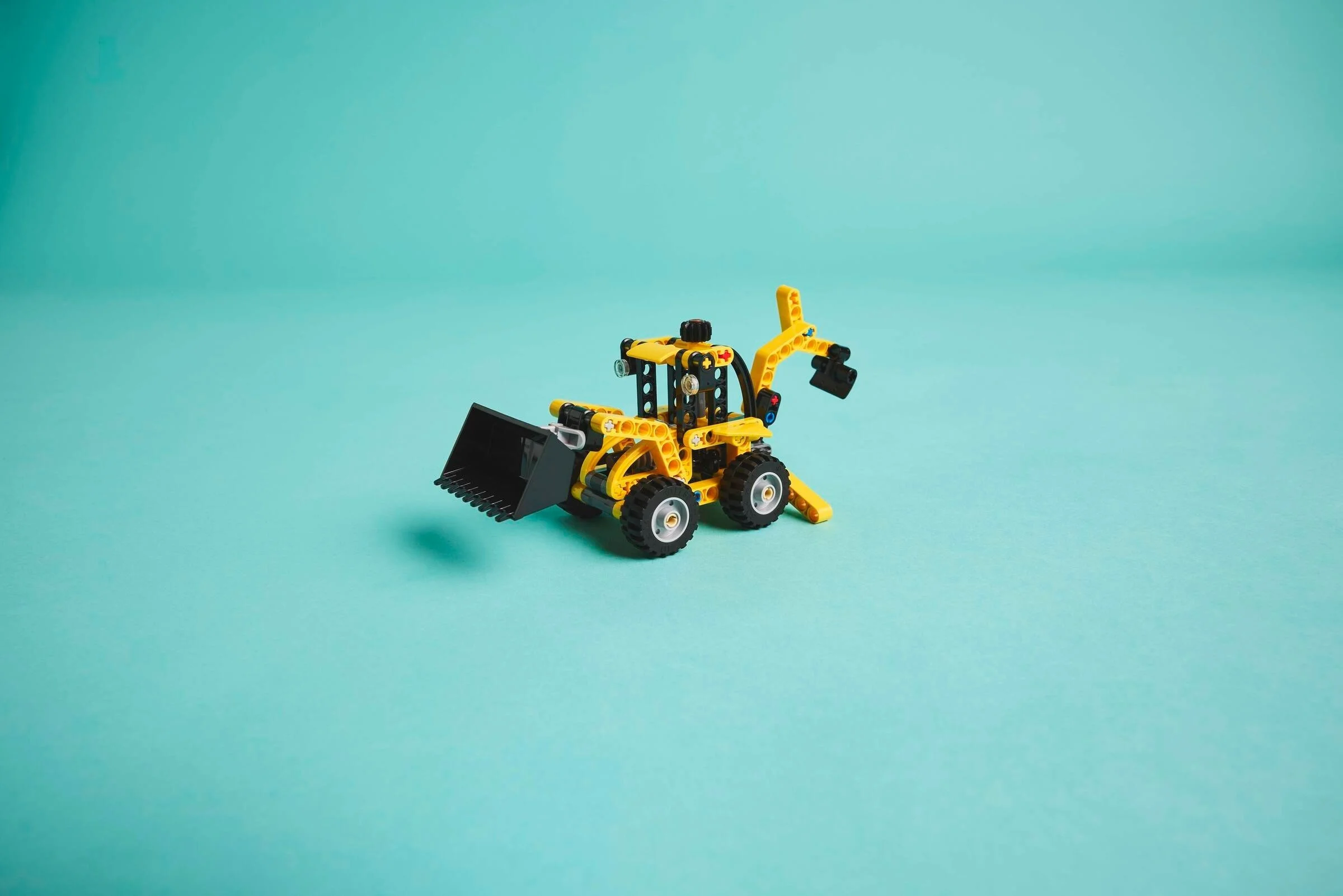 LEGO® 42197 Koparko-ładowarka - zdjęcie 7