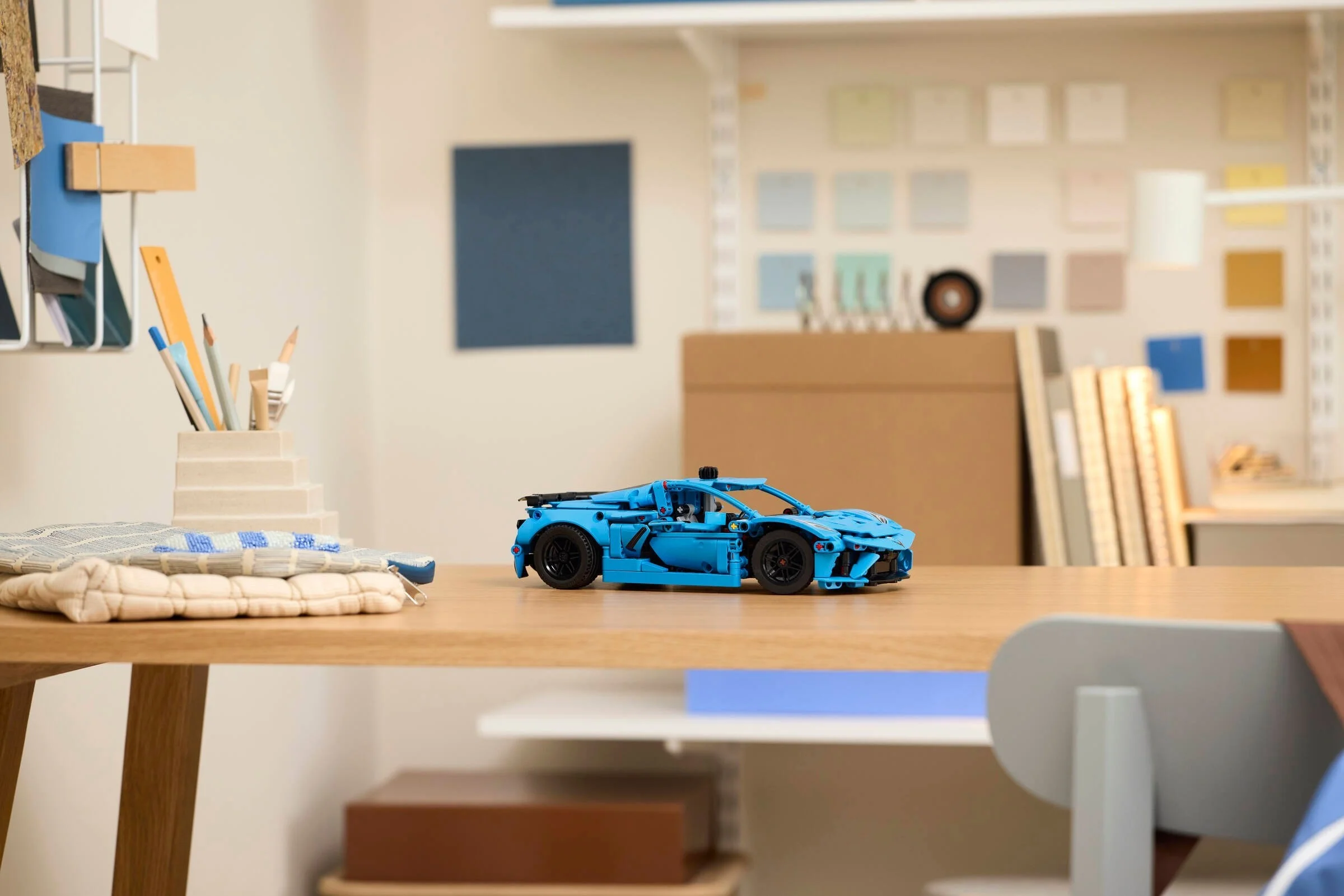 LEGO® 42217 Niebieski Chevrolet Corvette Stingray - zdjęcie 10