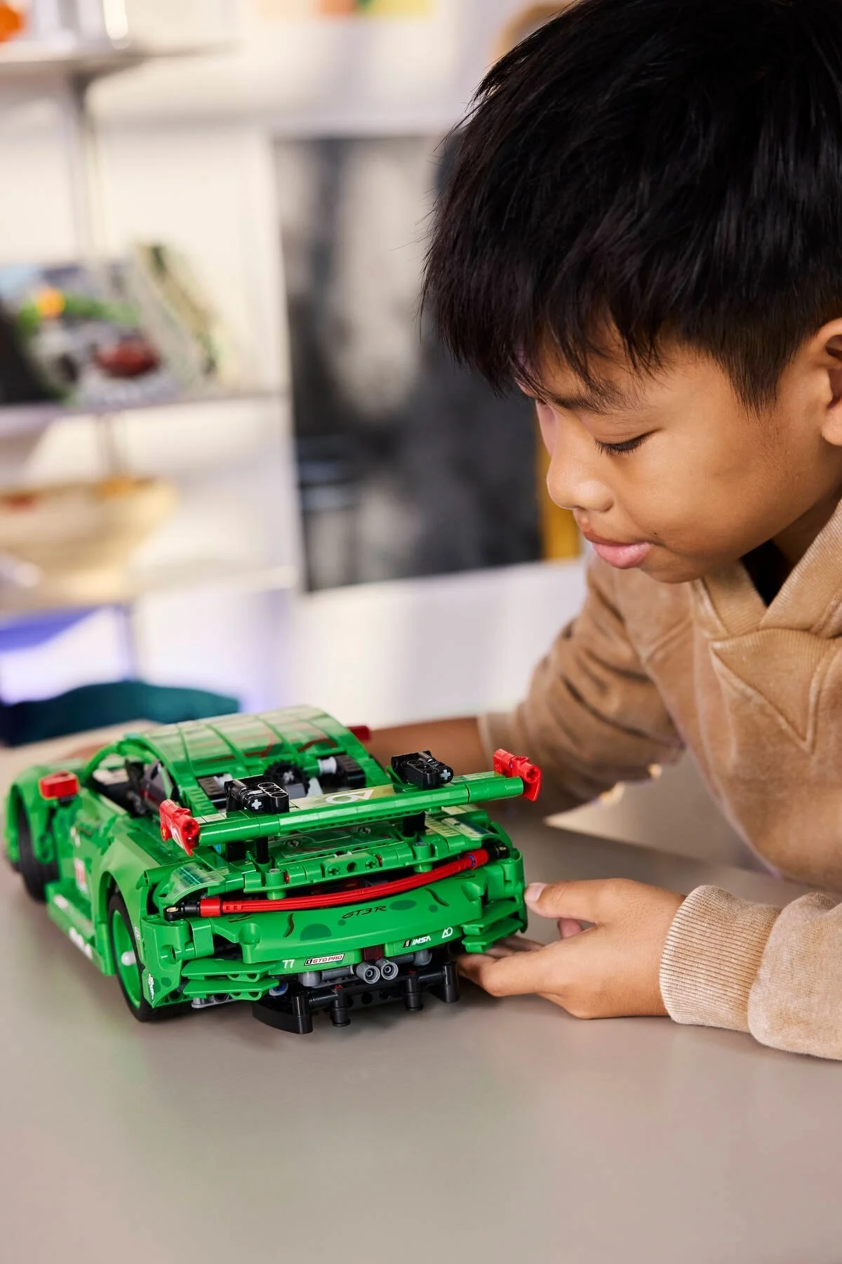 LEGO® 42224 Samochód Porsche 911 GT3 R Rexy Ao Racing - zdjęcie 6