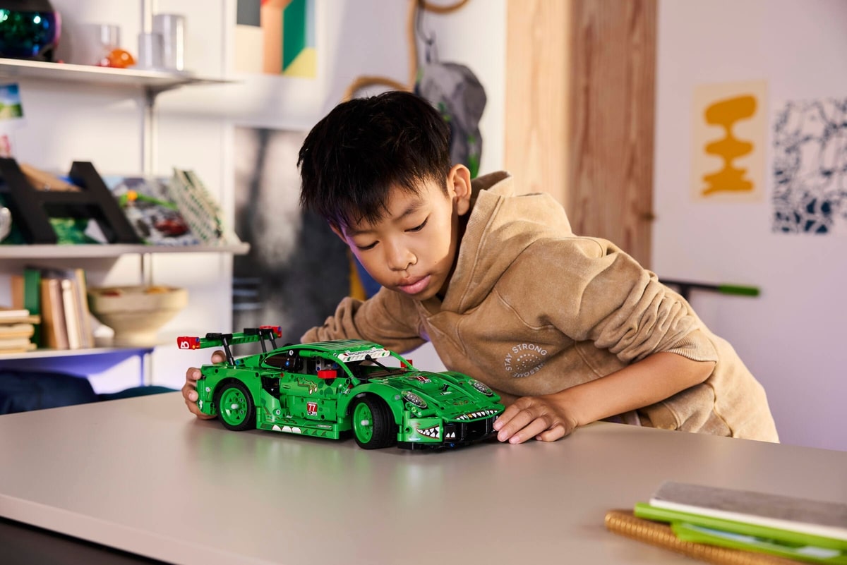 LEGO® 42224 Samochód Porsche 911 GT3 R REXY AO Racing - zdjęcie 14