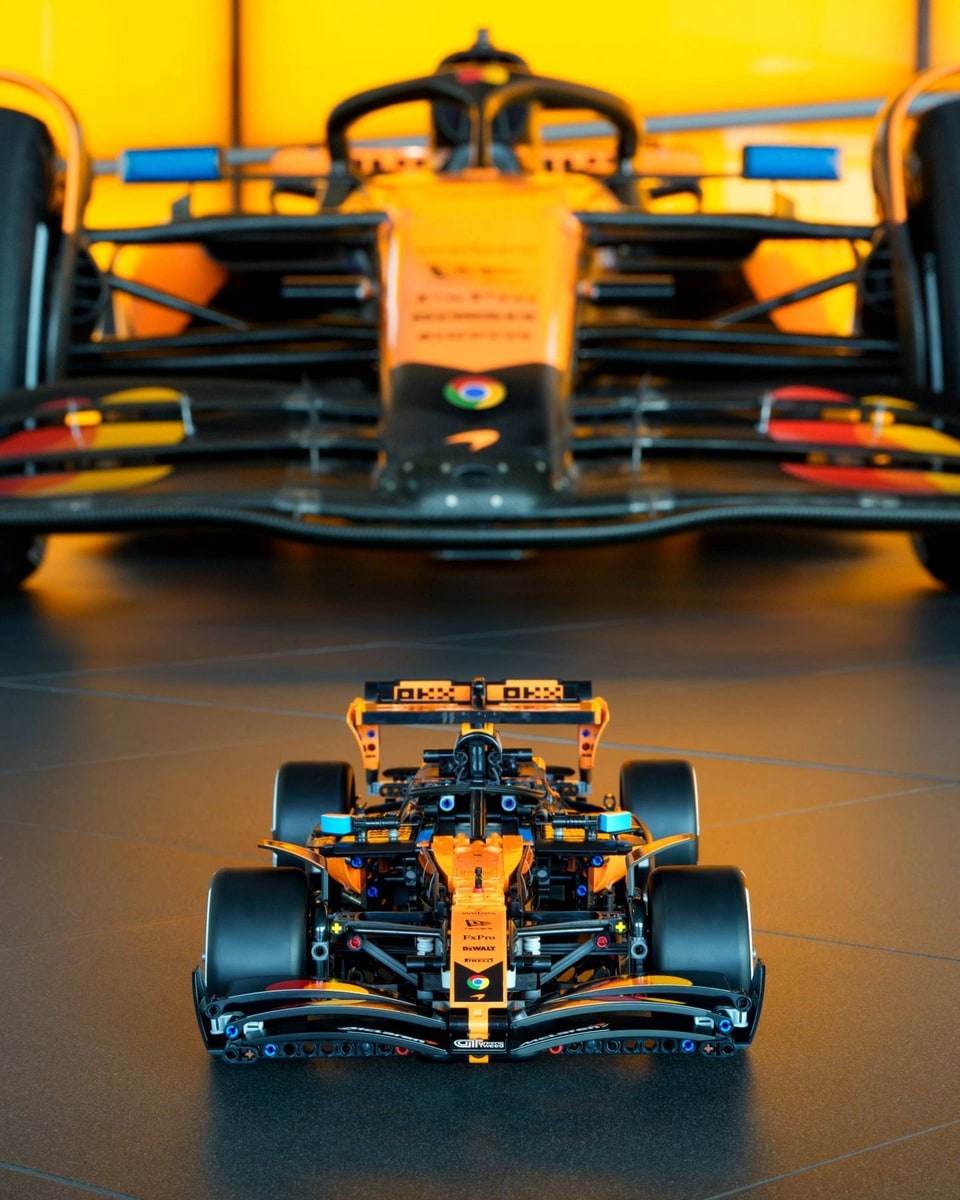 LEGO® 42228 Bolid McLaren MCL39 F1 - zdjęcie 7