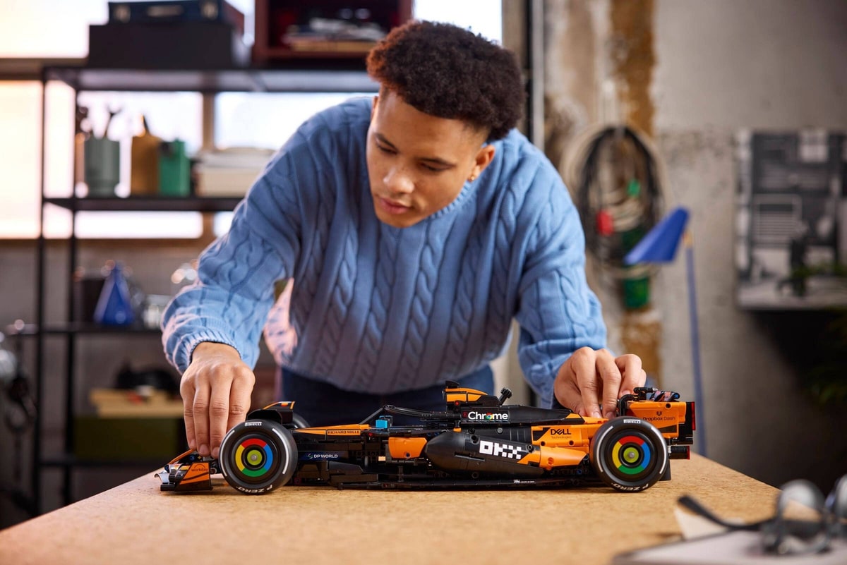 LEGO® 42228 Bolid McLaren MCL39 F1 - zdjęcie 13