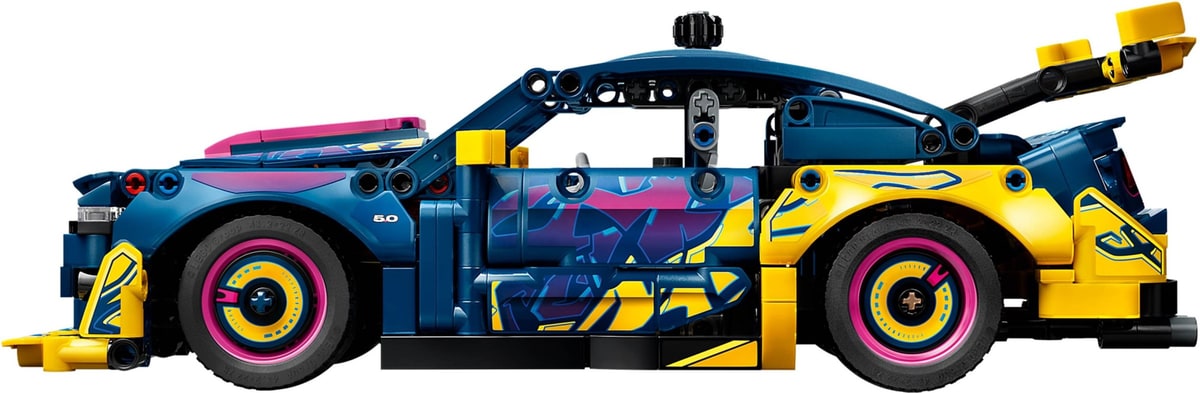 LEGO® 42236 Warsztat tuningowy: samochód Ford Mustang GT - zdjęcie 8