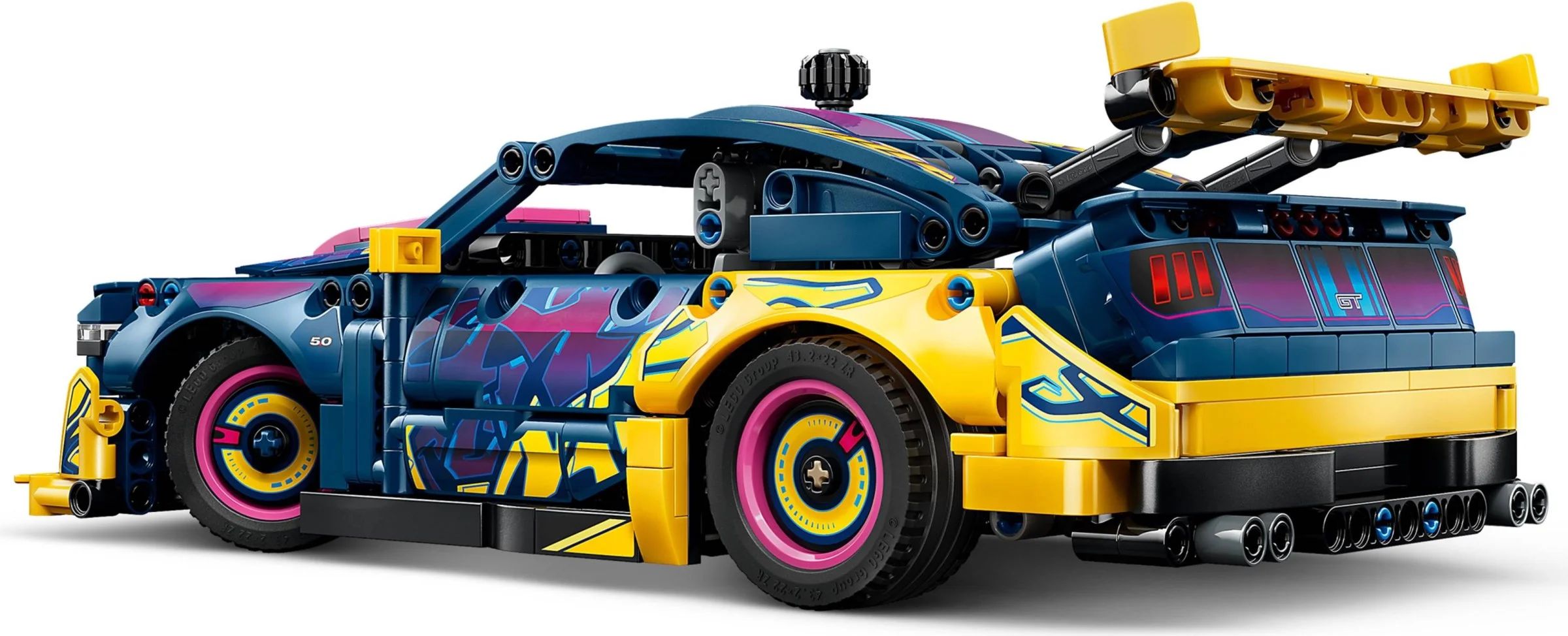 LEGO® 42236 Warsztat tuningowy: samochód Ford Mustang GT - zdjęcie 9