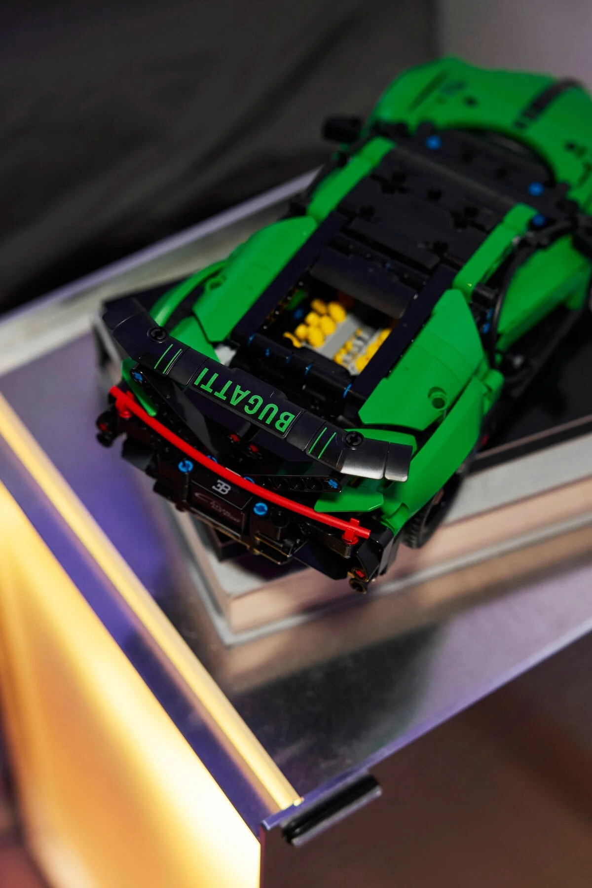LEGO® 42241 Zielony hipersamochód Bugatti Chiron Pur Sport - zdjęcie 13