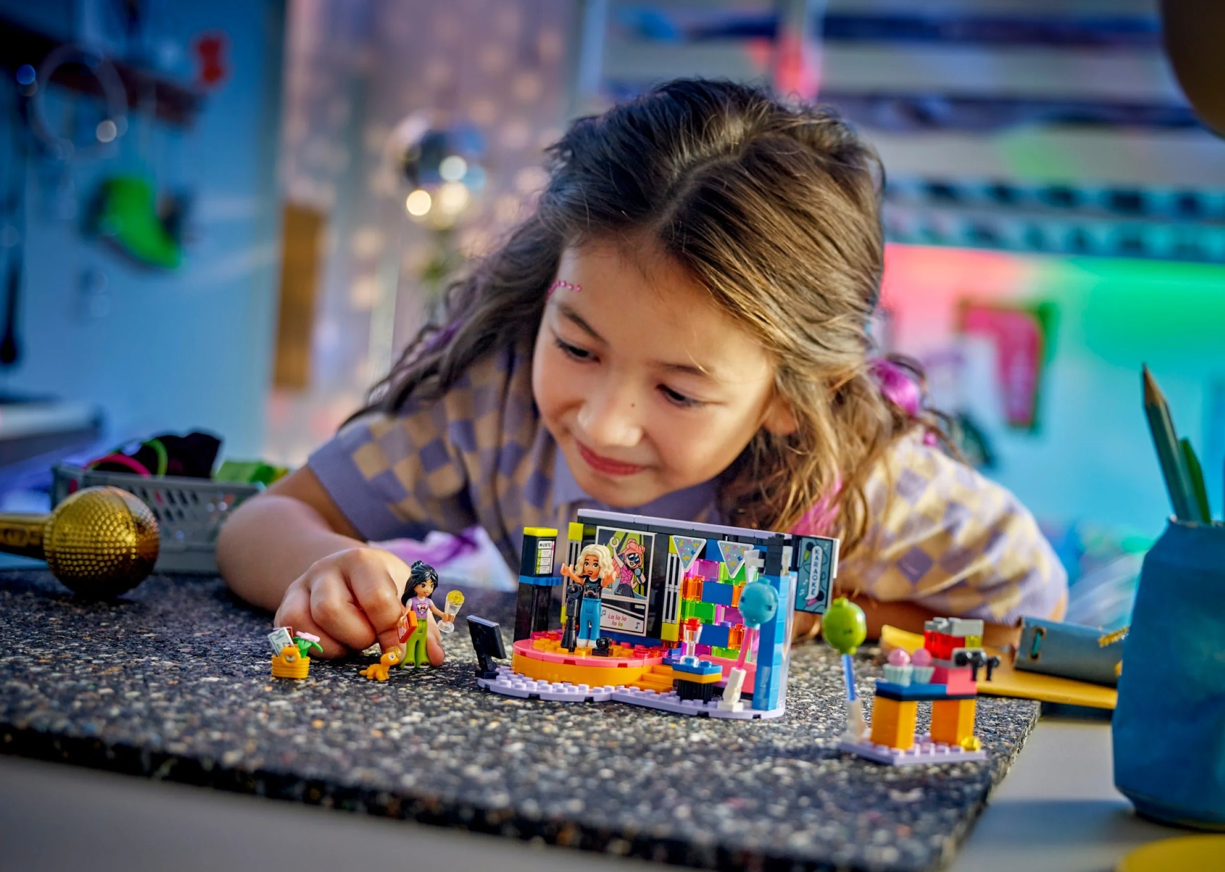 LEGO® 42610 Impreza z karaoke - zdjęcie 4