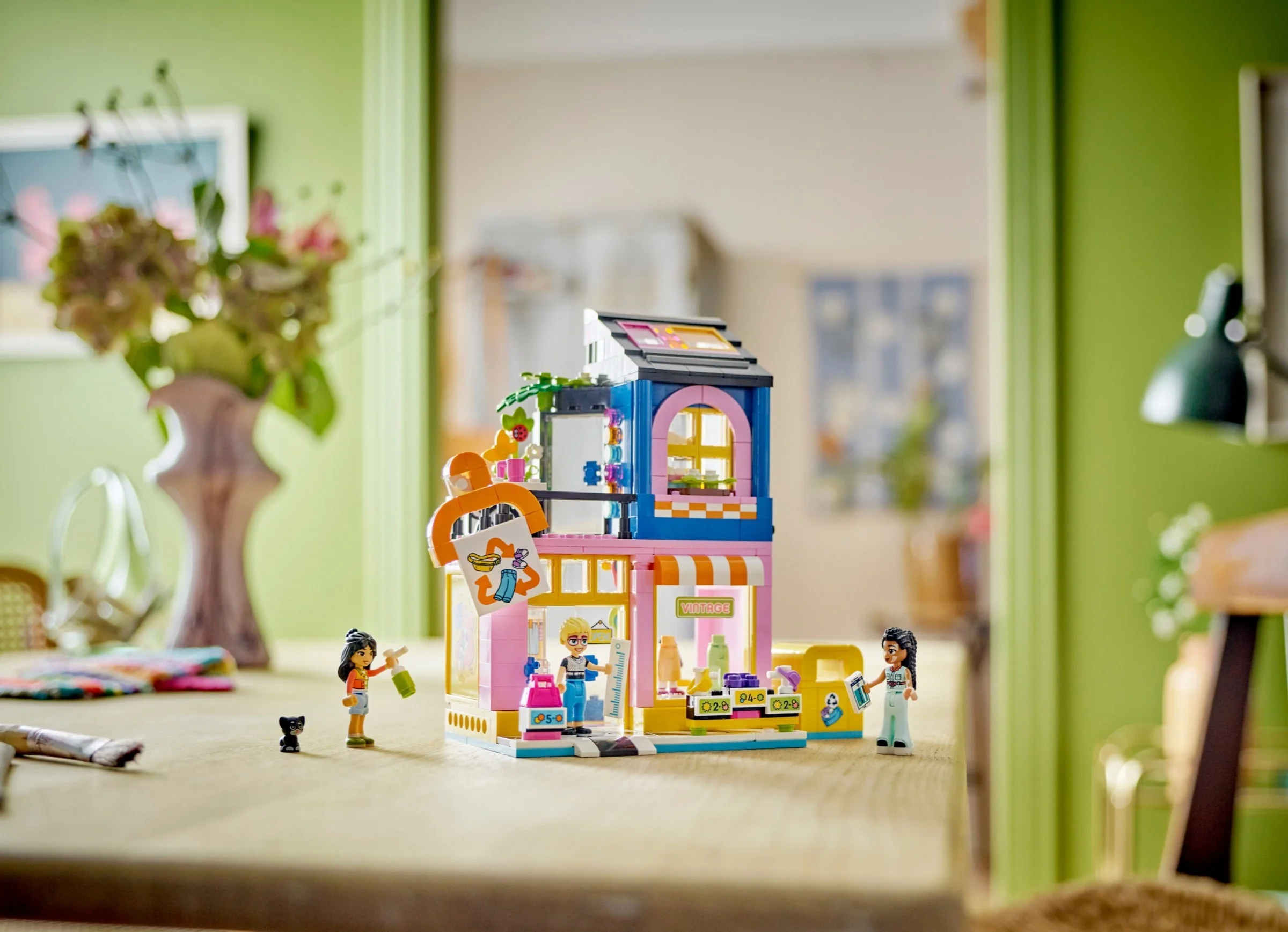LEGO® 42614 Sklep z używaną odzieżą - zdjęcie 6