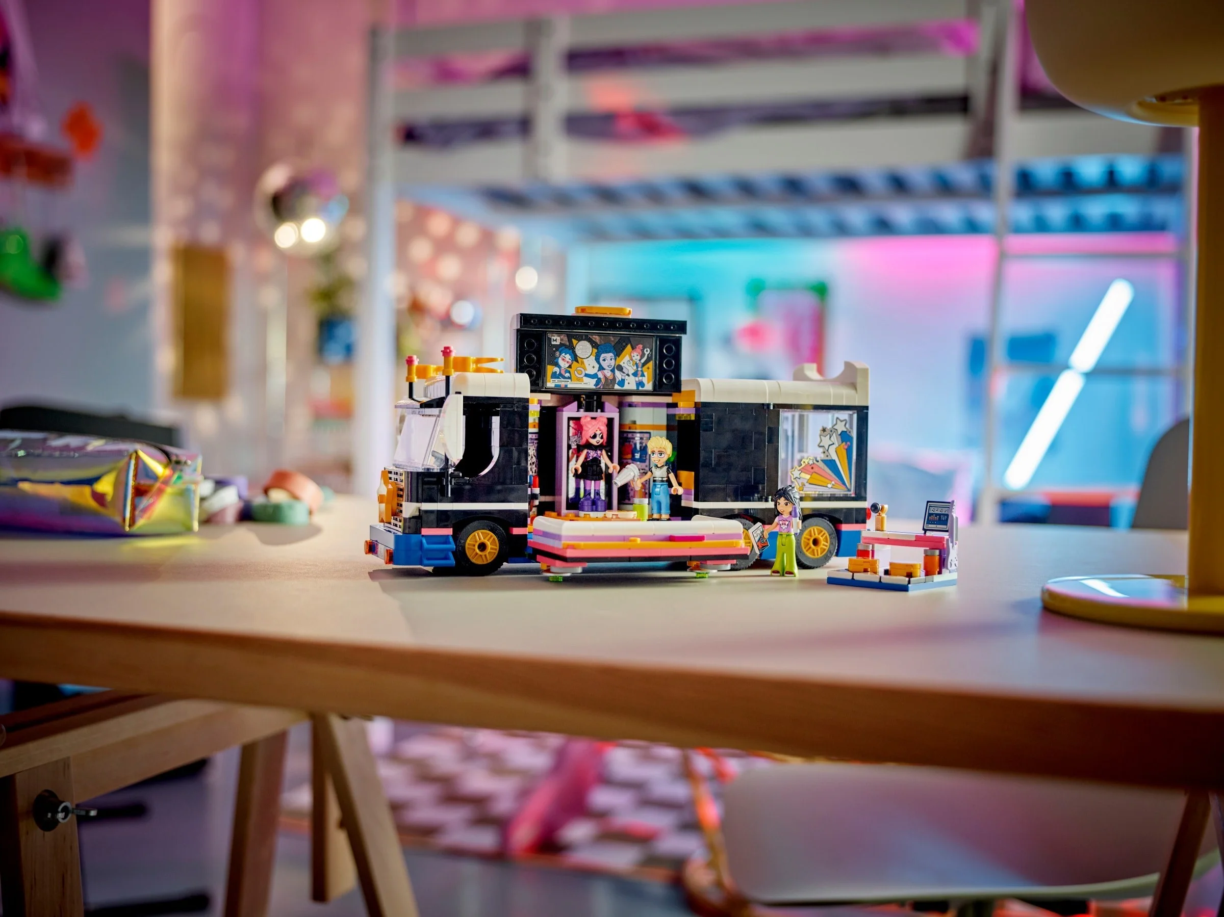 LEGO® 42619 Autobus koncertowy gwiazdy popu - zdjęcie 8