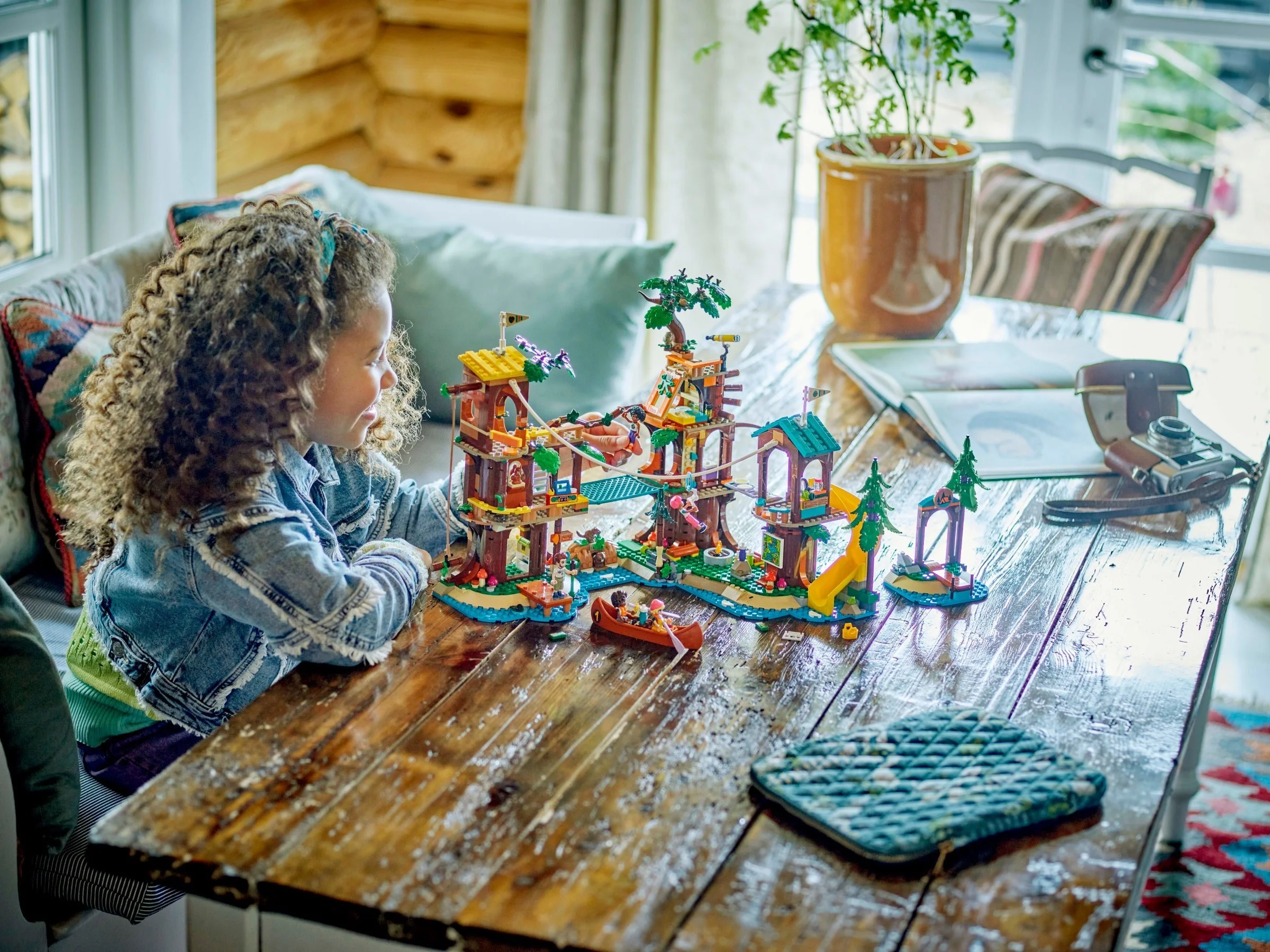 LEGO® 42631 Domek na drzewie na obozie kempingowym - zdjęcie 3