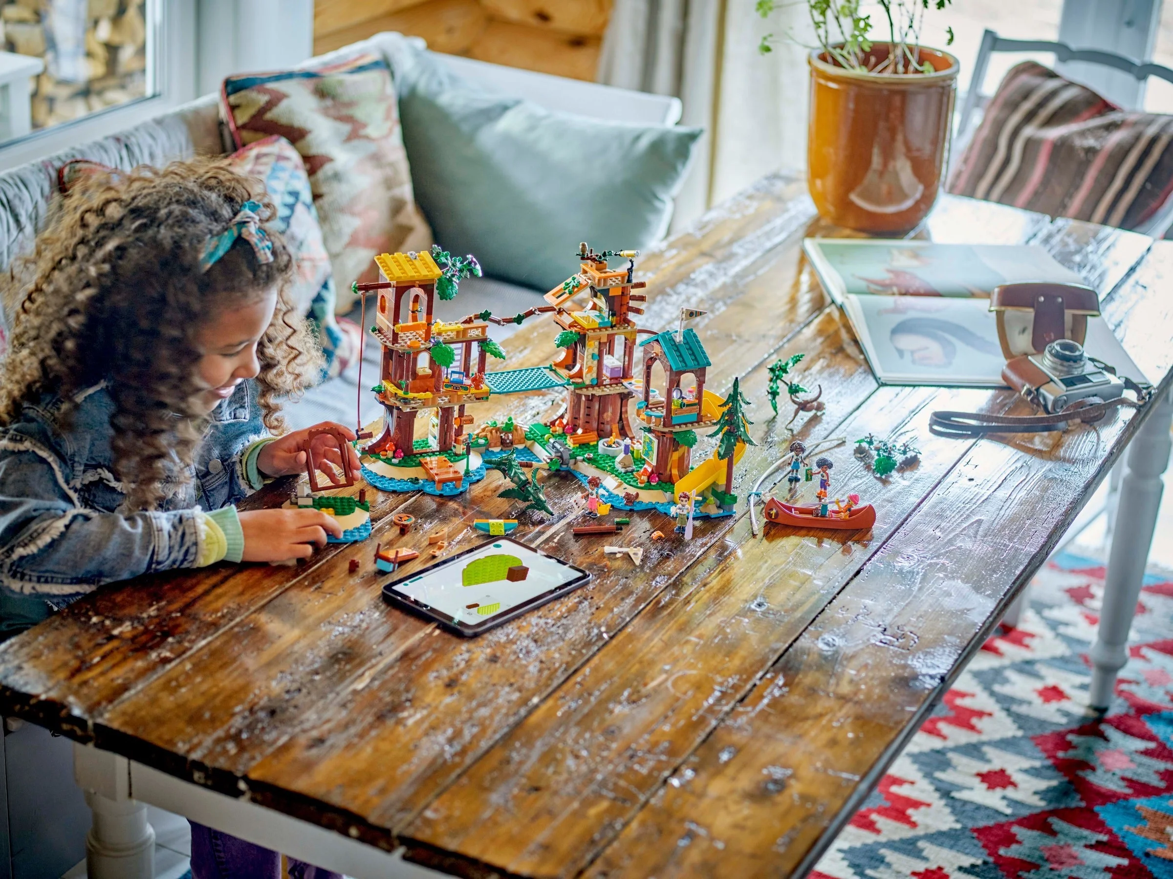 LEGO® 42631 Domek na drzewie na obozie kempingowym - zdjęcie 13