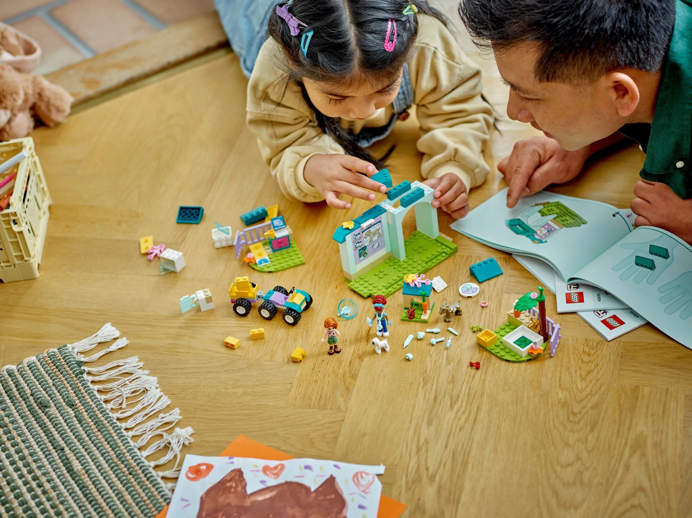 LEGO® 42632 Lecznica dla Zwierząt Gospodarskich Weterynarz - zdjęcie 5