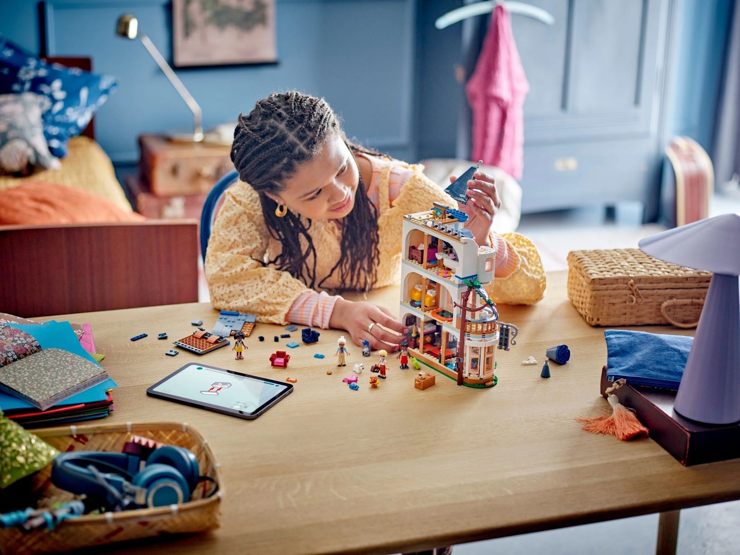 LEGO® 42638 Pensjonat w zamku - zdjęcie 4